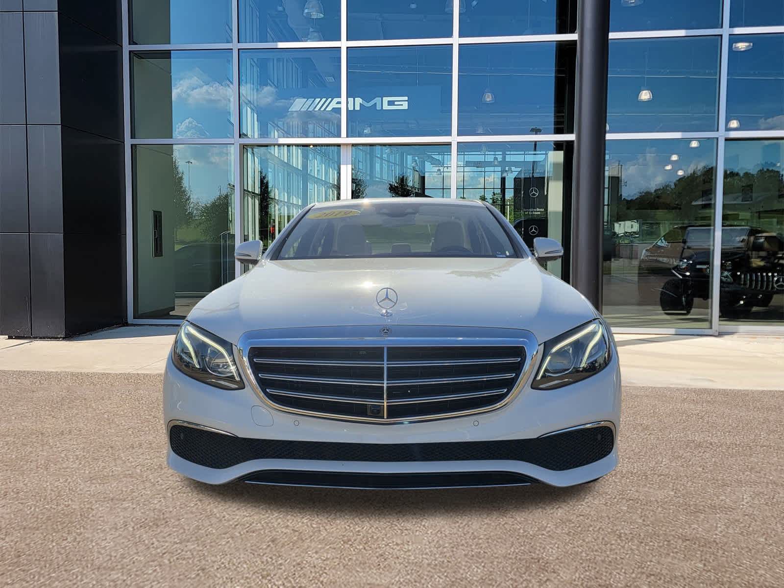 2019 Mercedes Benz E 300 photo 2