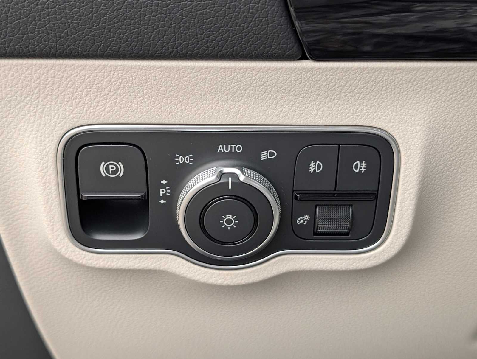 Thumbnail: 2026 Mercedes-Benz GLA - 11