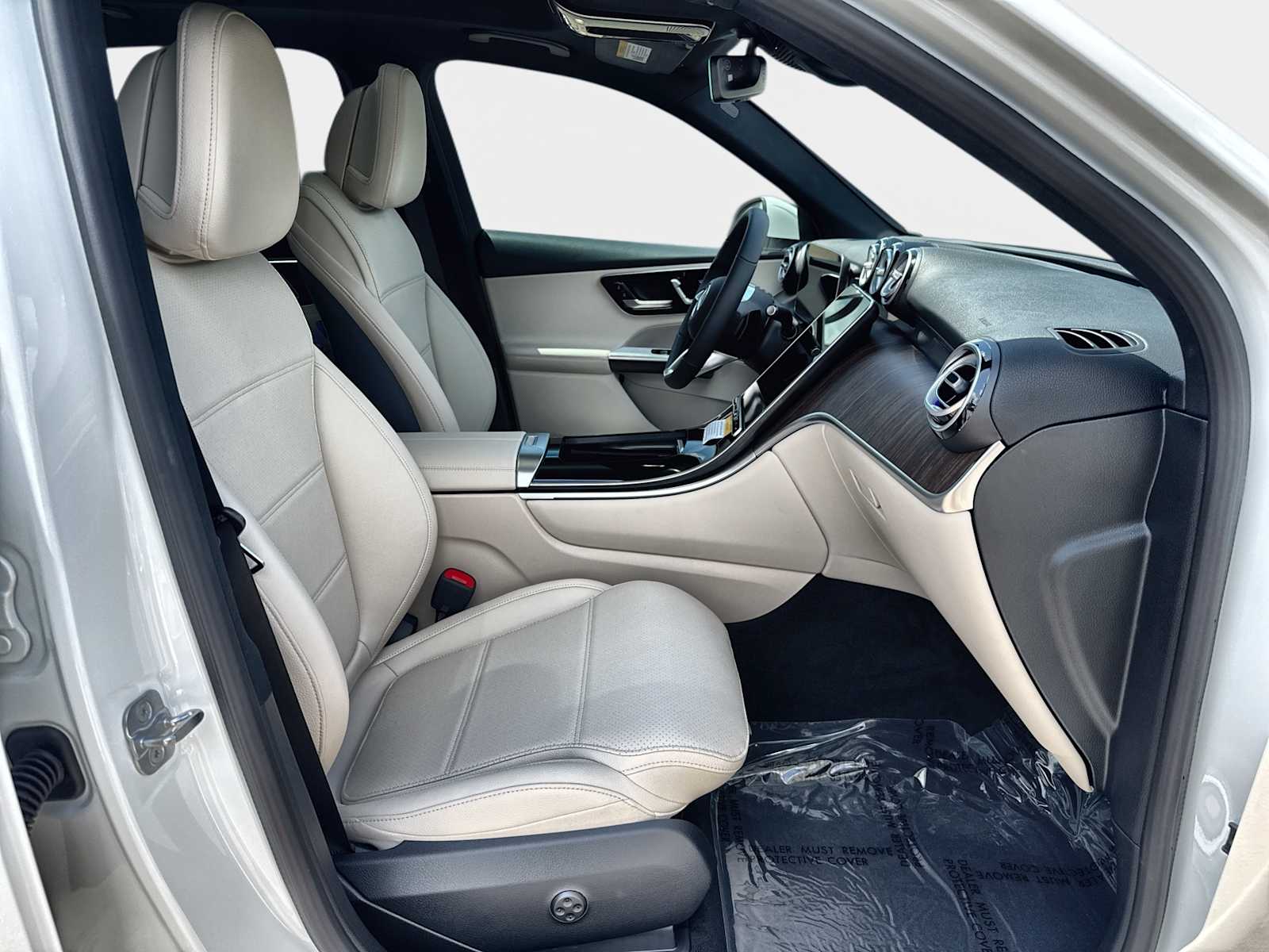 Thumbnail: 2026 Mercedes-Benz GLC - 9