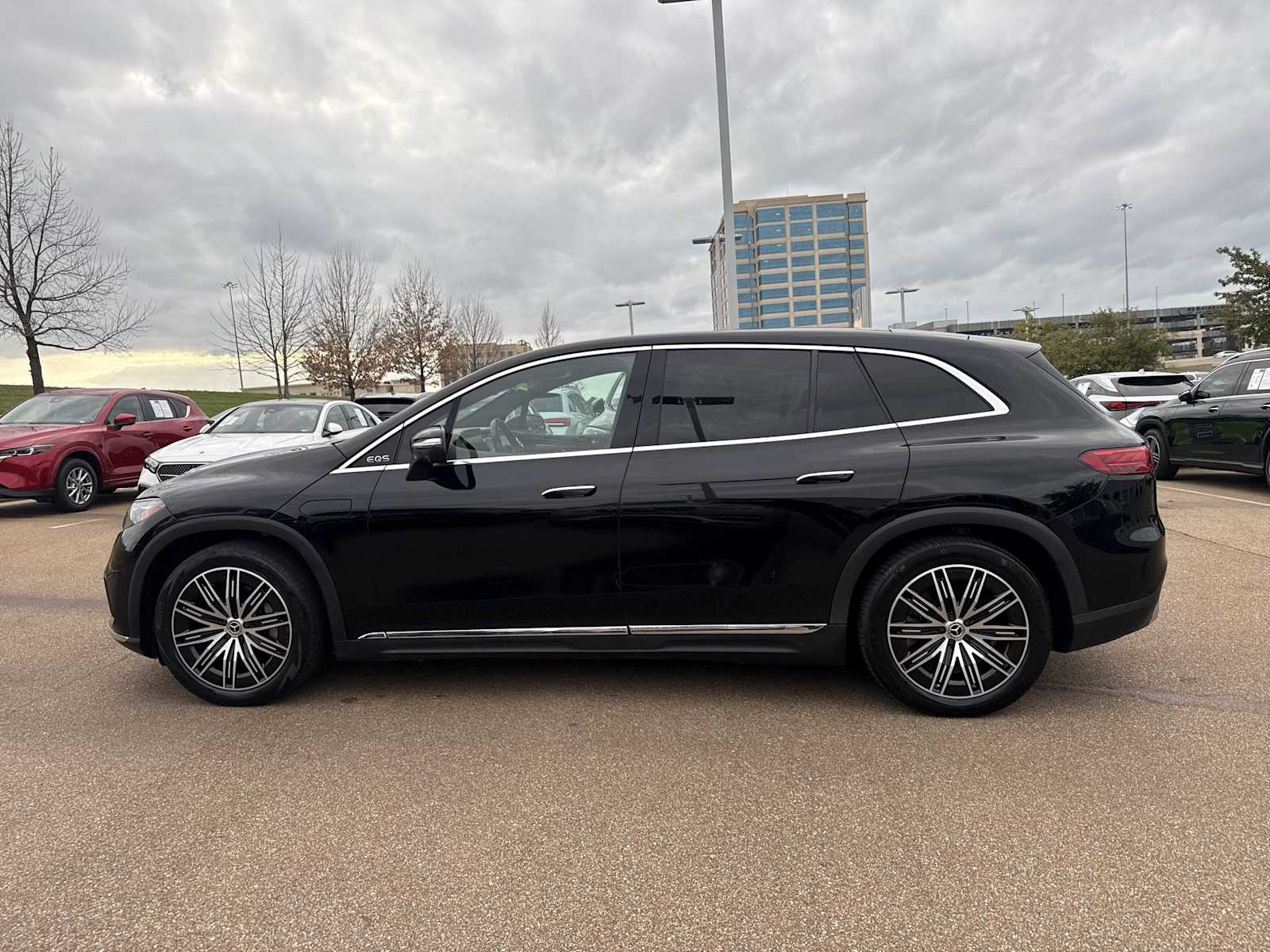 Thumbnail: 2023 Mercedes-Benz EQS - 2