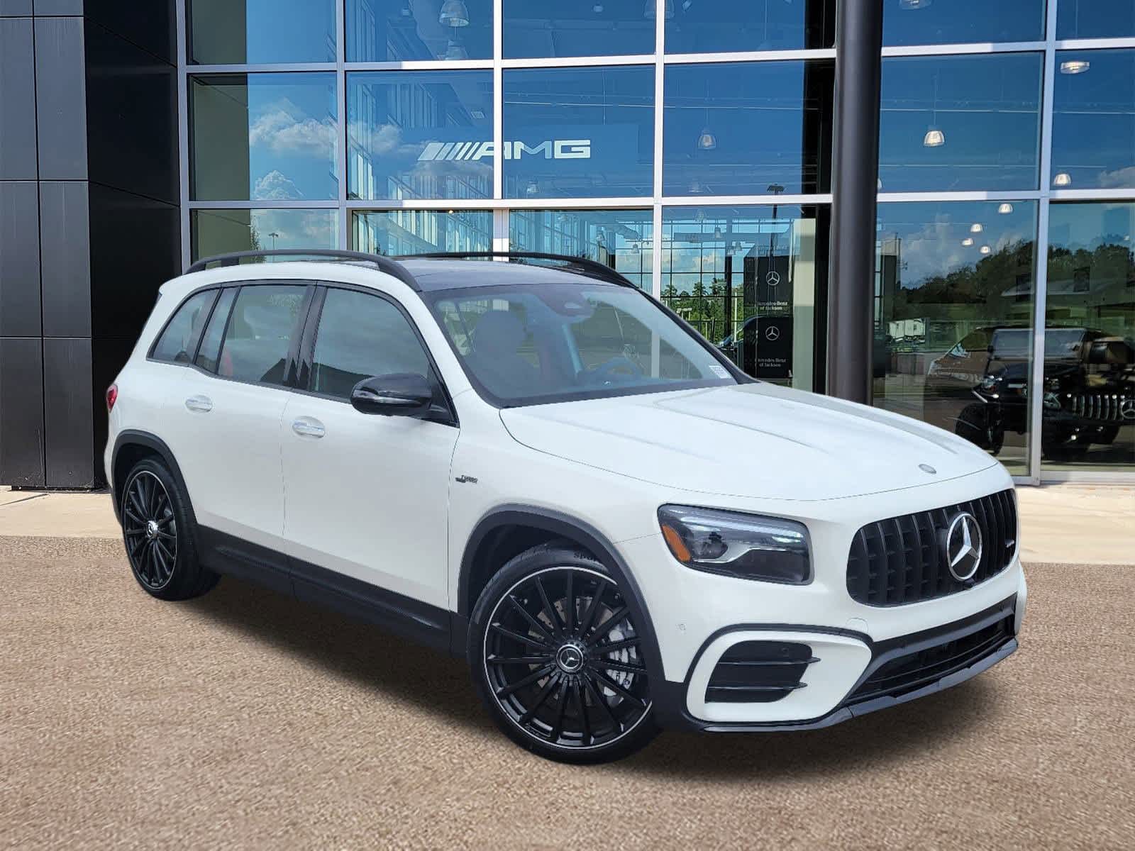 2025 Mercedes Benz GLB AMG 35 photo 2
