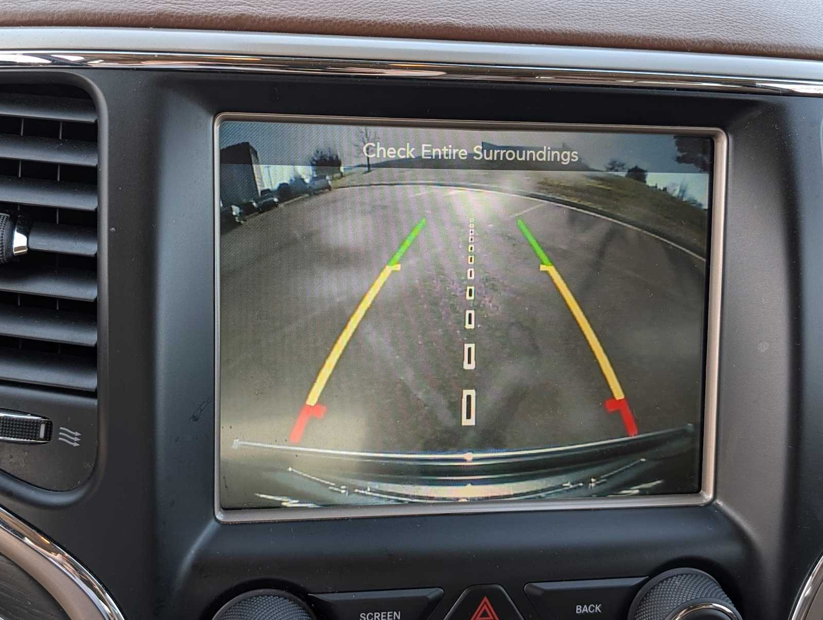 Thumbnail: 2015 Jeep Grand Cherokee - 19