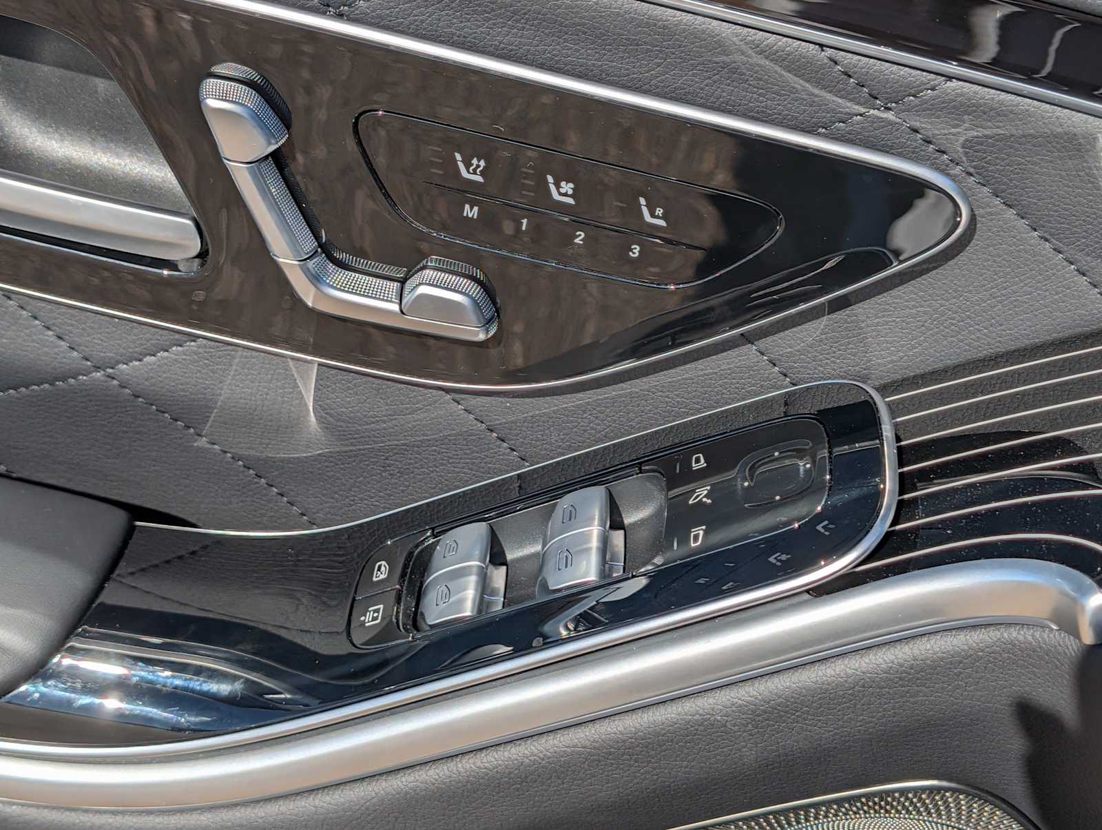 Thumbnail: 2025 Mercedes-Benz S-Class - 22