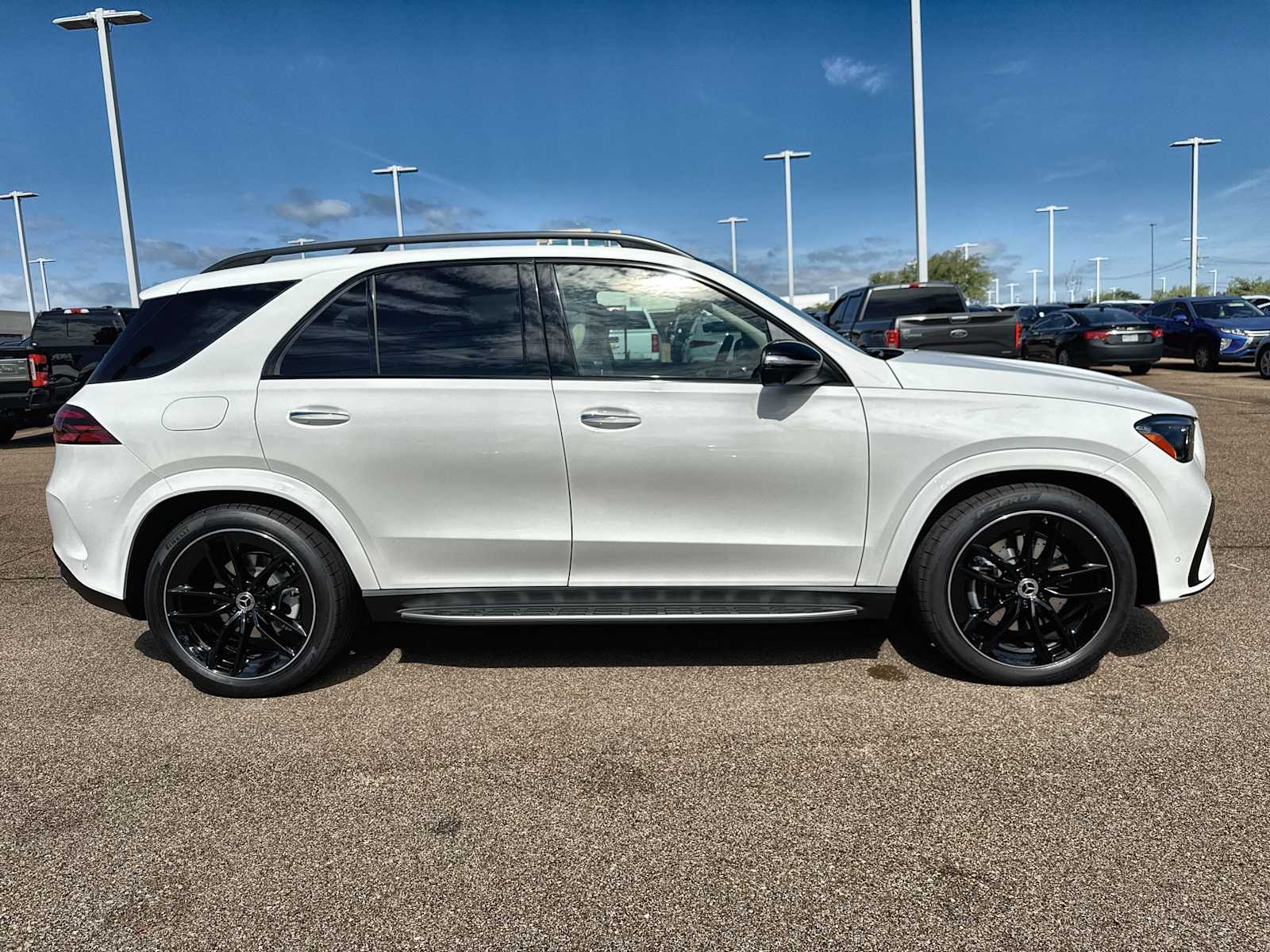 Thumbnail: 2026 Mercedes-Benz GLE - 10