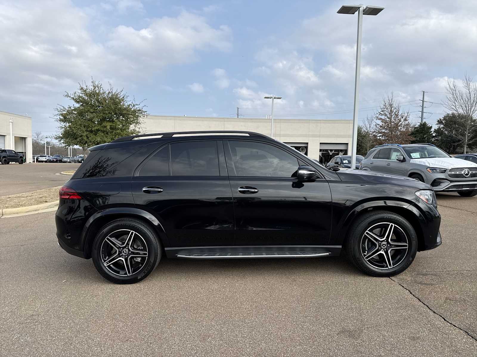 Thumbnail: 2026 Mercedes-Benz GLE - 7