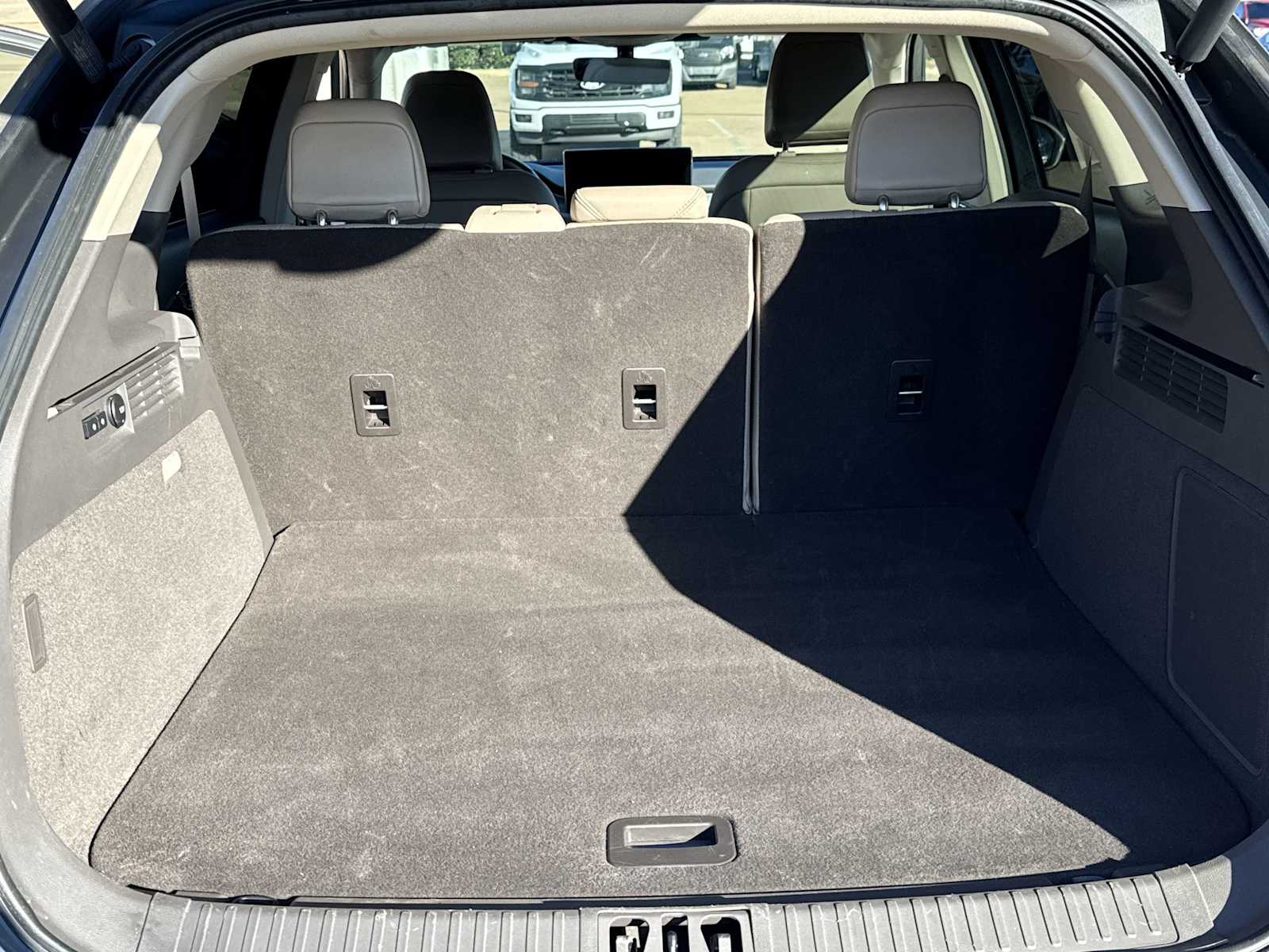 Thumbnail: 2023 Lincoln Nautilus - 25