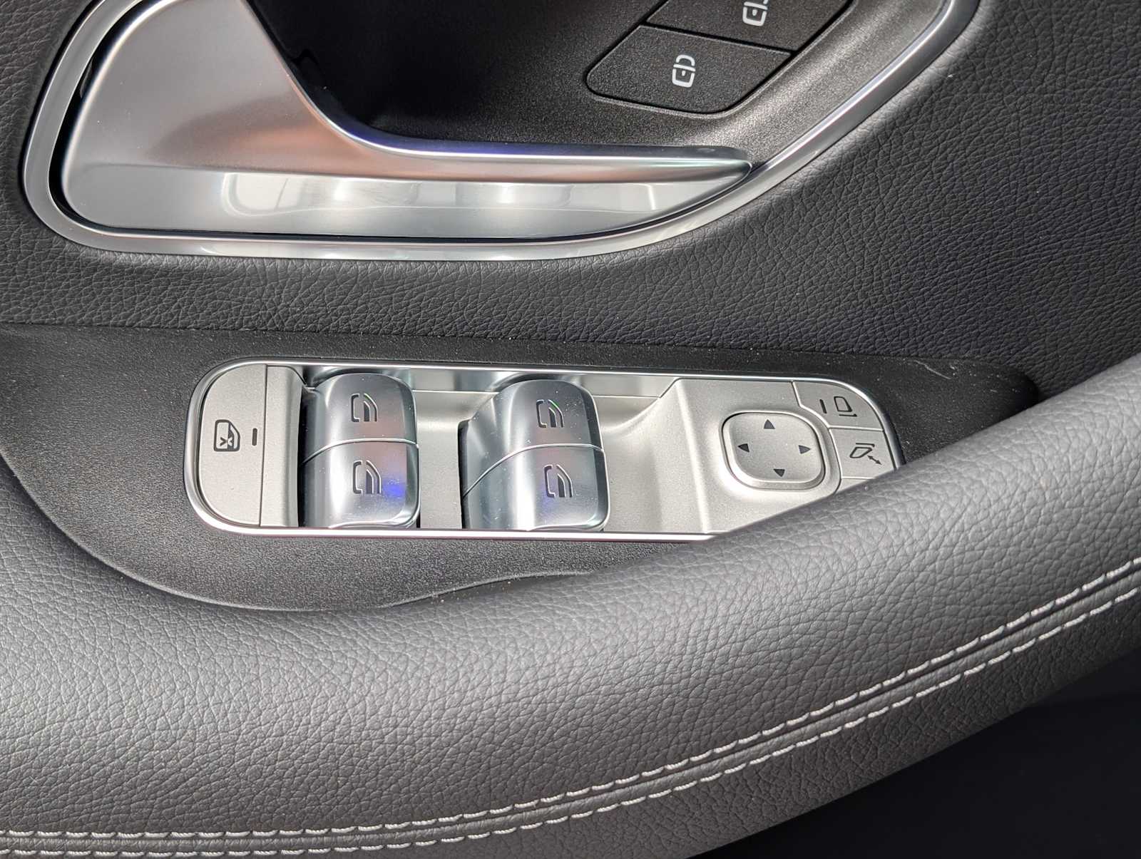 Thumbnail: 2026 Mercedes-Benz GLE - 20