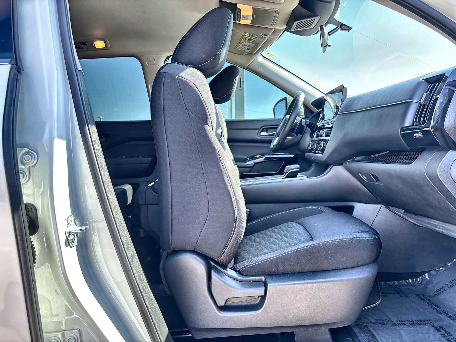 Thumbnail: 2022 Nissan Pathfinder - 9