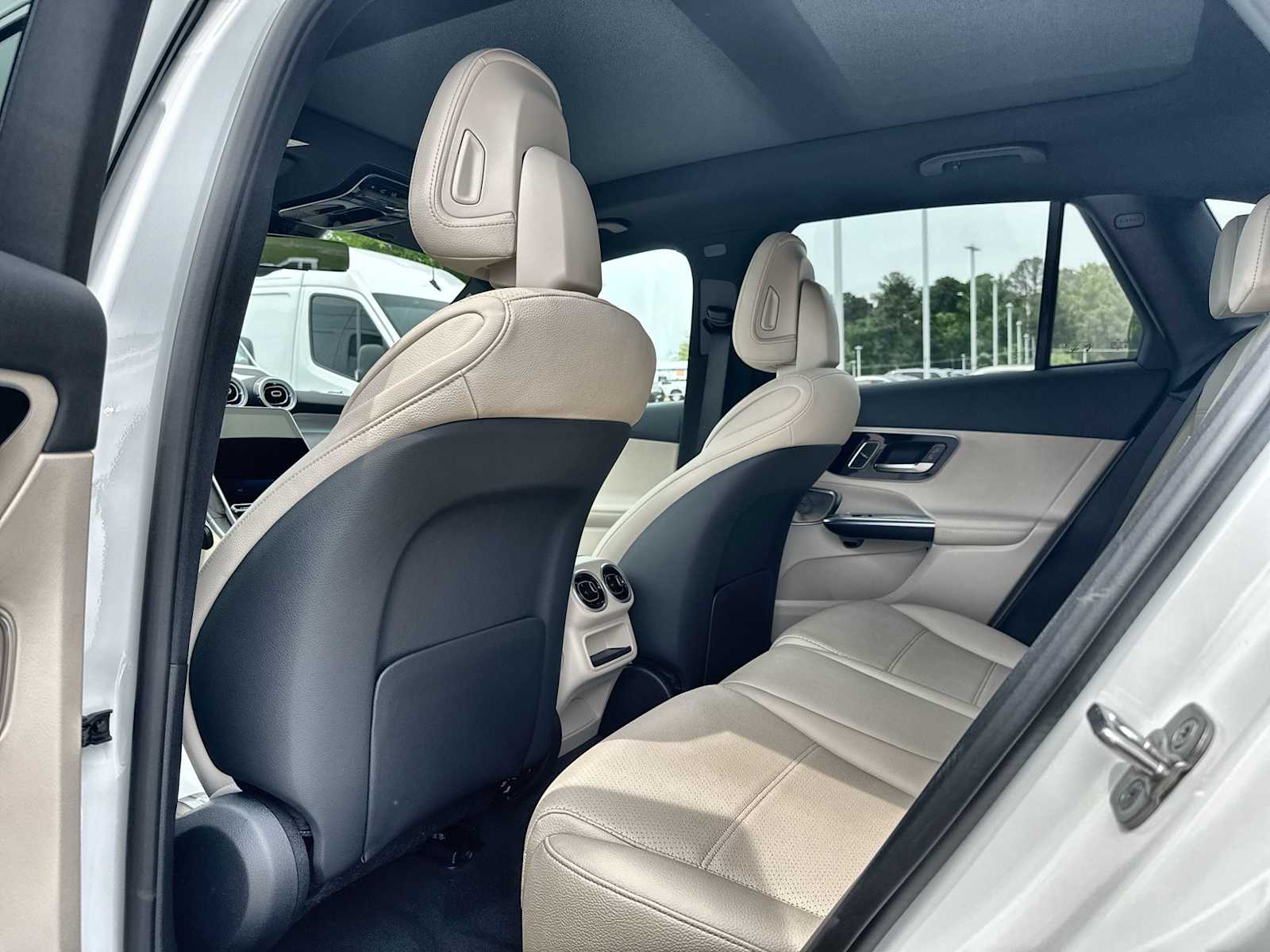 Thumbnail: 2026 Mercedes-Benz GLC - 18