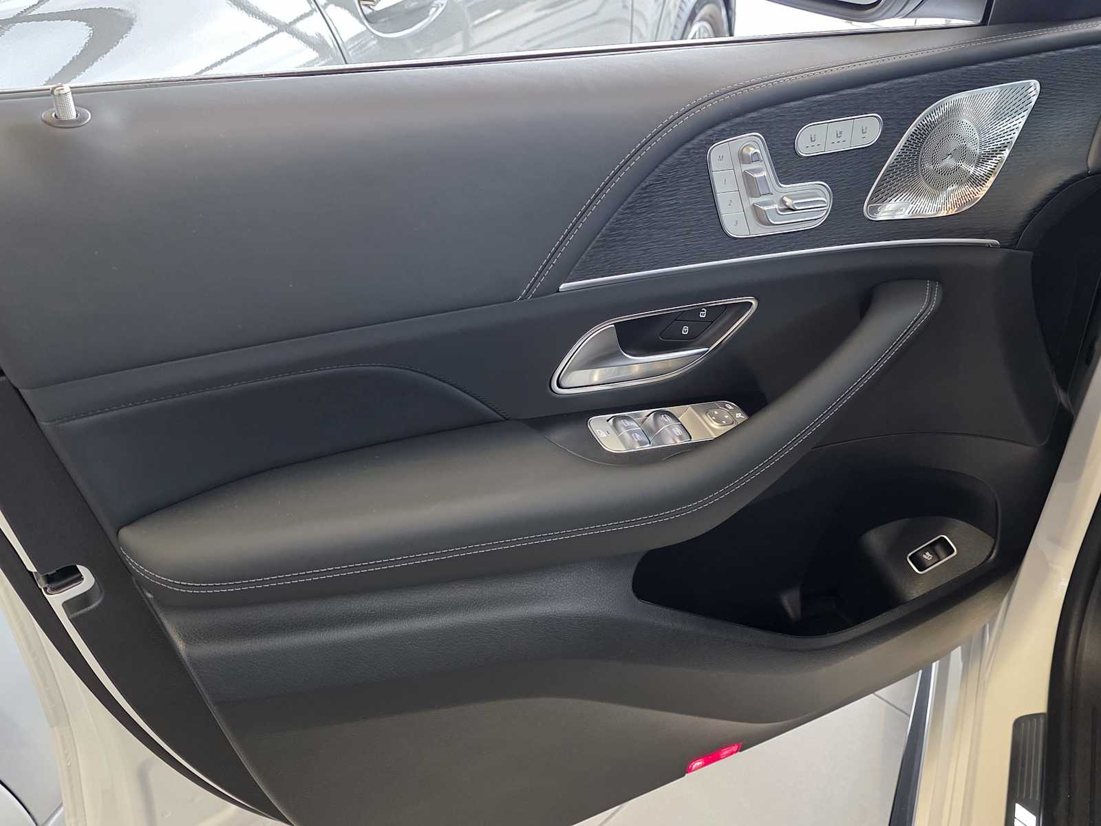 Thumbnail: 2026 Mercedes-Benz GLE - 13