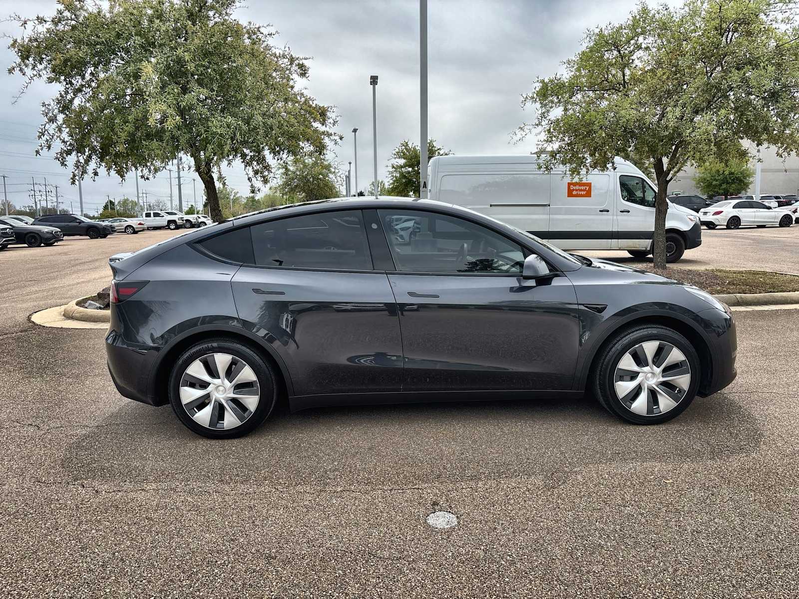 Thumbnail: 2024 Tesla Model Y - 10