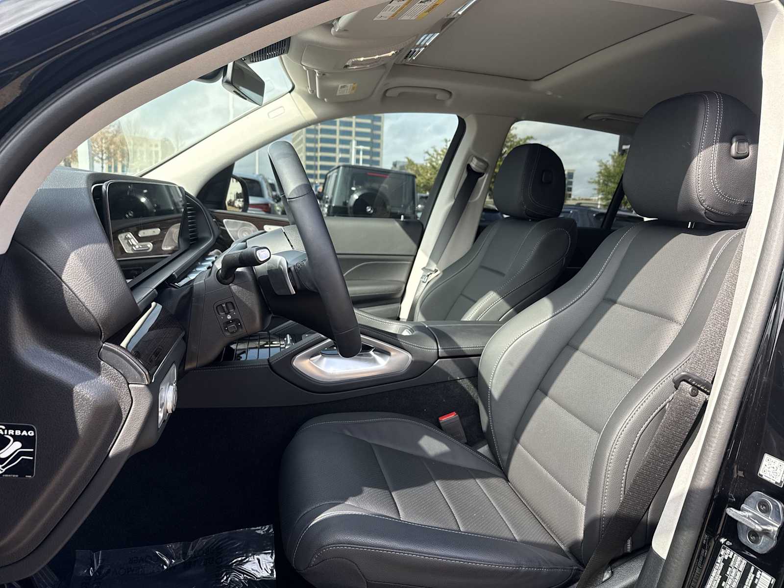 Thumbnail: 2026 Mercedes-Benz GLE - 15