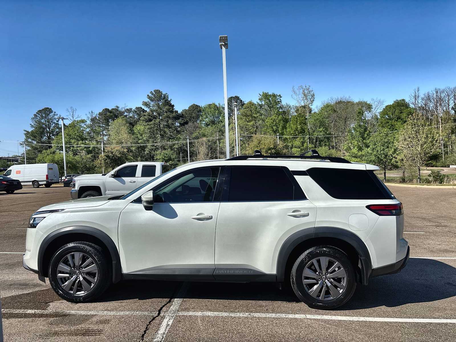 Thumbnail: 2022 Nissan Pathfinder - 5