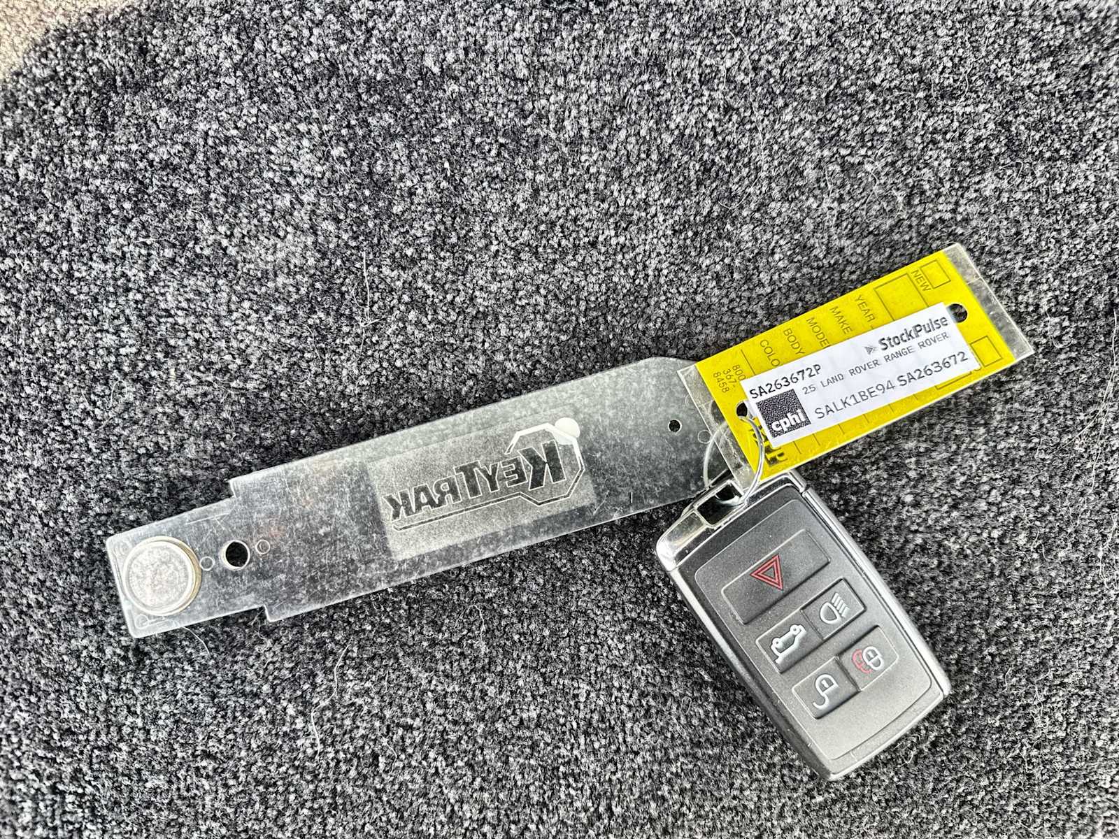 Thumbnail: 2025 Land Rover Range Rover - 26