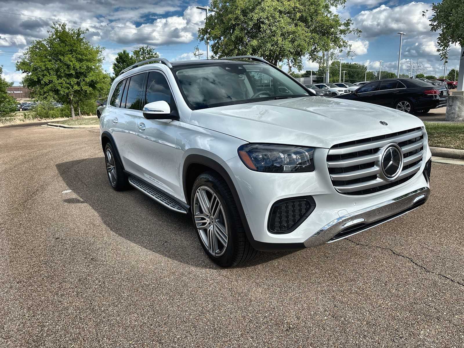 Thumbnail: 2026 Mercedes-Benz GLS - 11