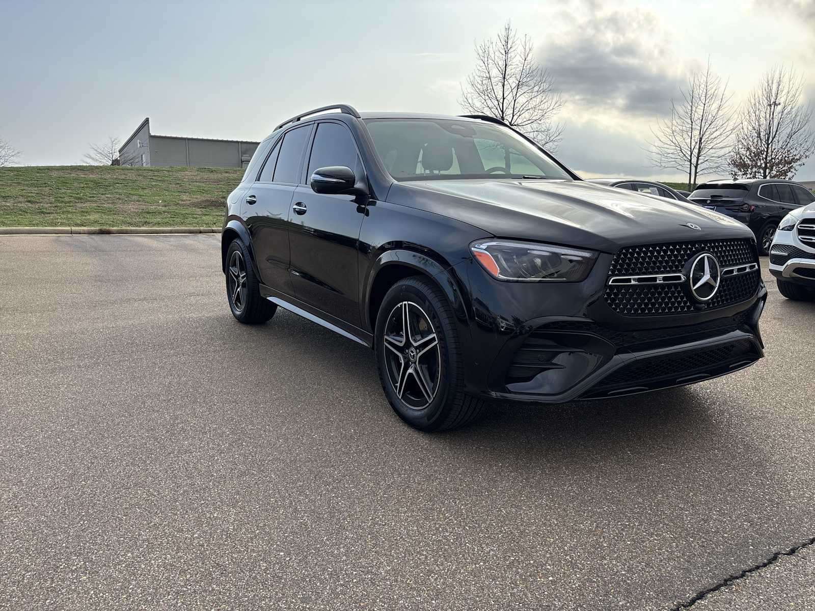 Thumbnail: 2026 Mercedes-Benz GLE - 8