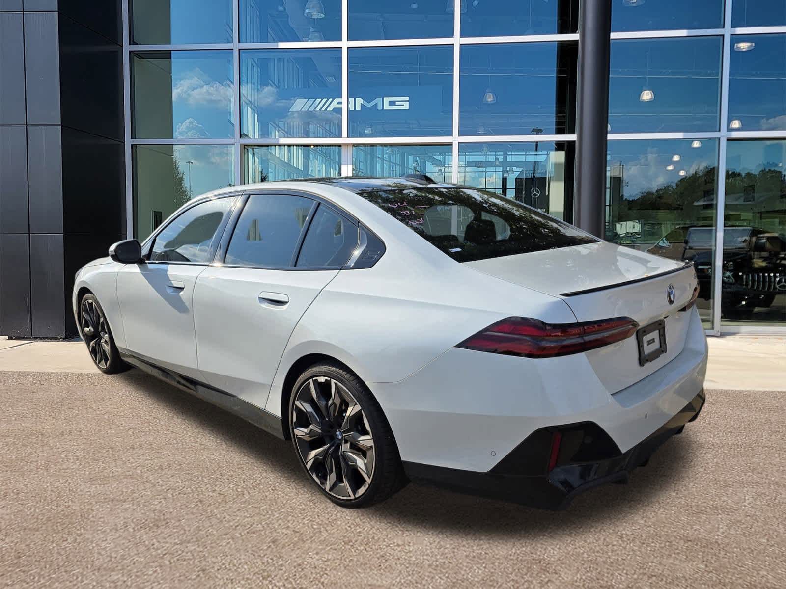 Thumbnail: 2024 BMW 5 Series - 2