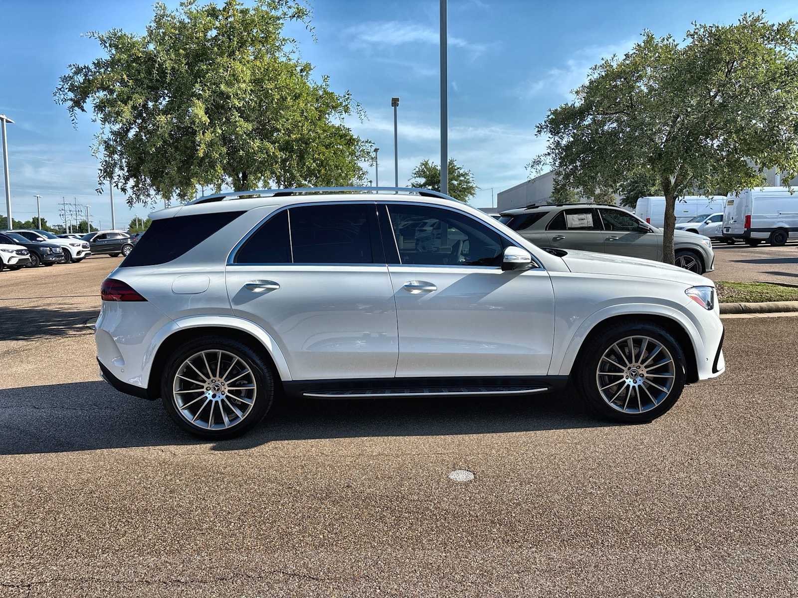 Thumbnail: 2025 Mercedes-Benz GLE - 9