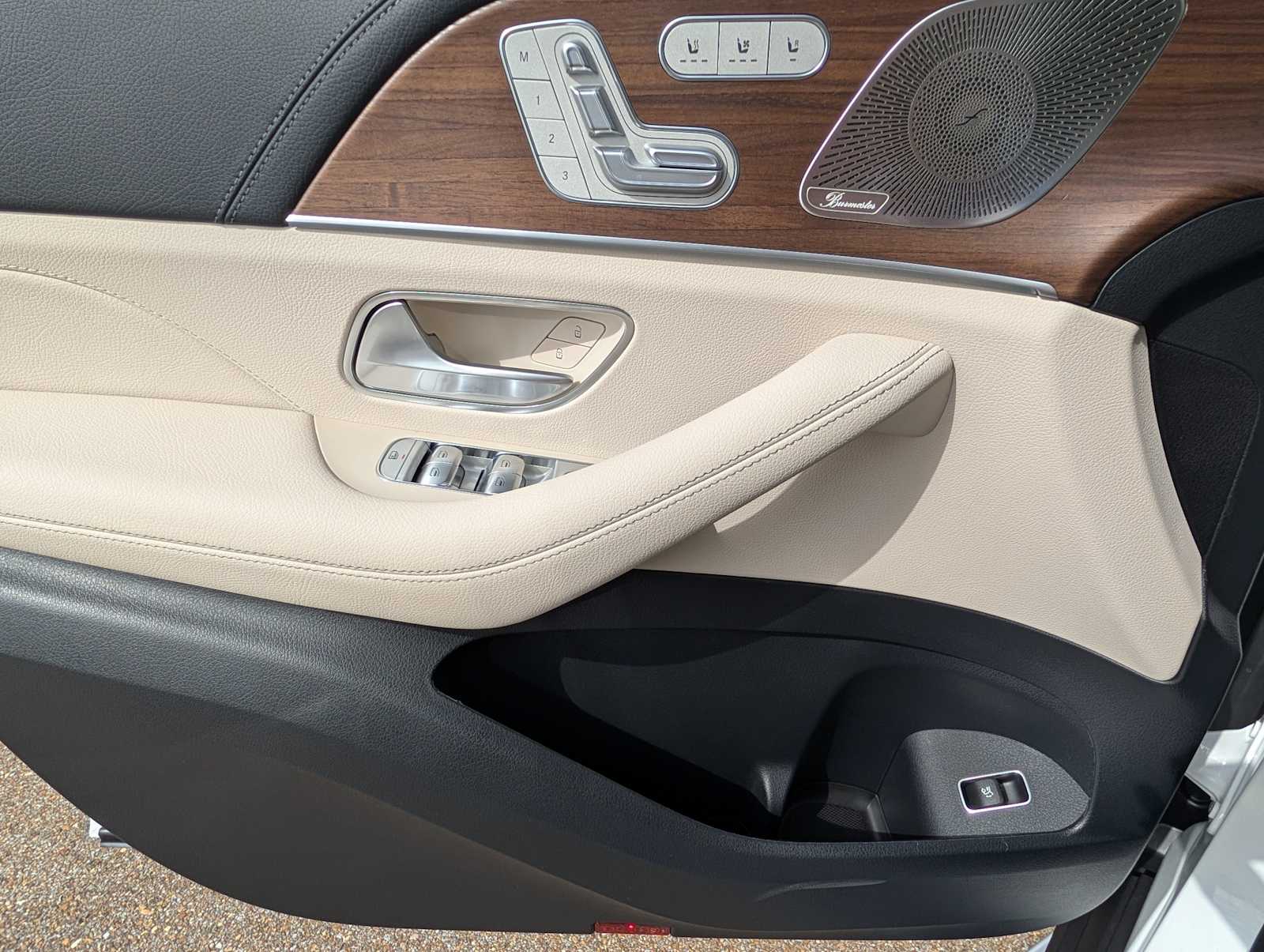 Thumbnail: 2026 Mercedes-Benz GLE - 19