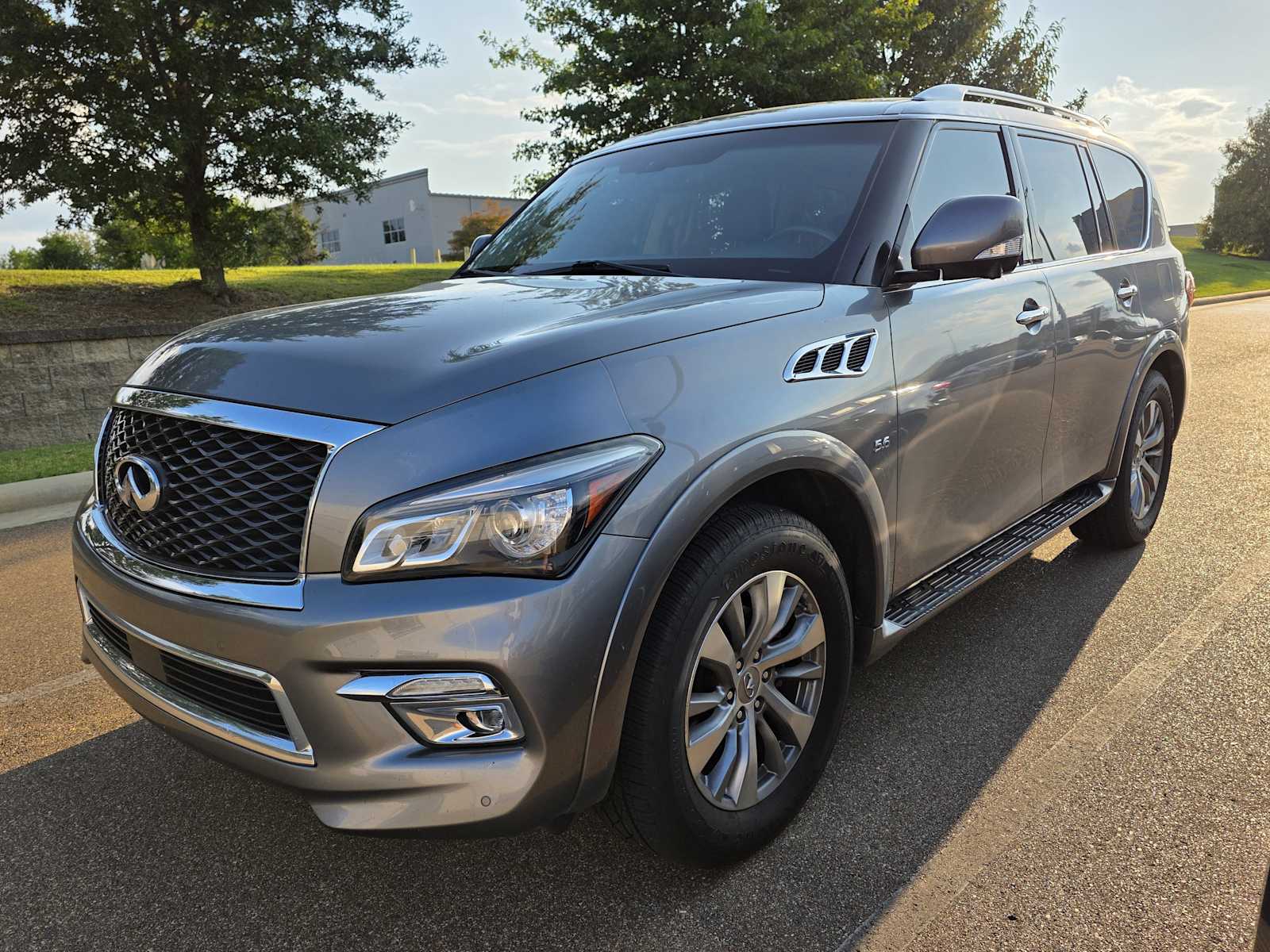 Thumbnail: 2017 INFINITI QX80 - 1