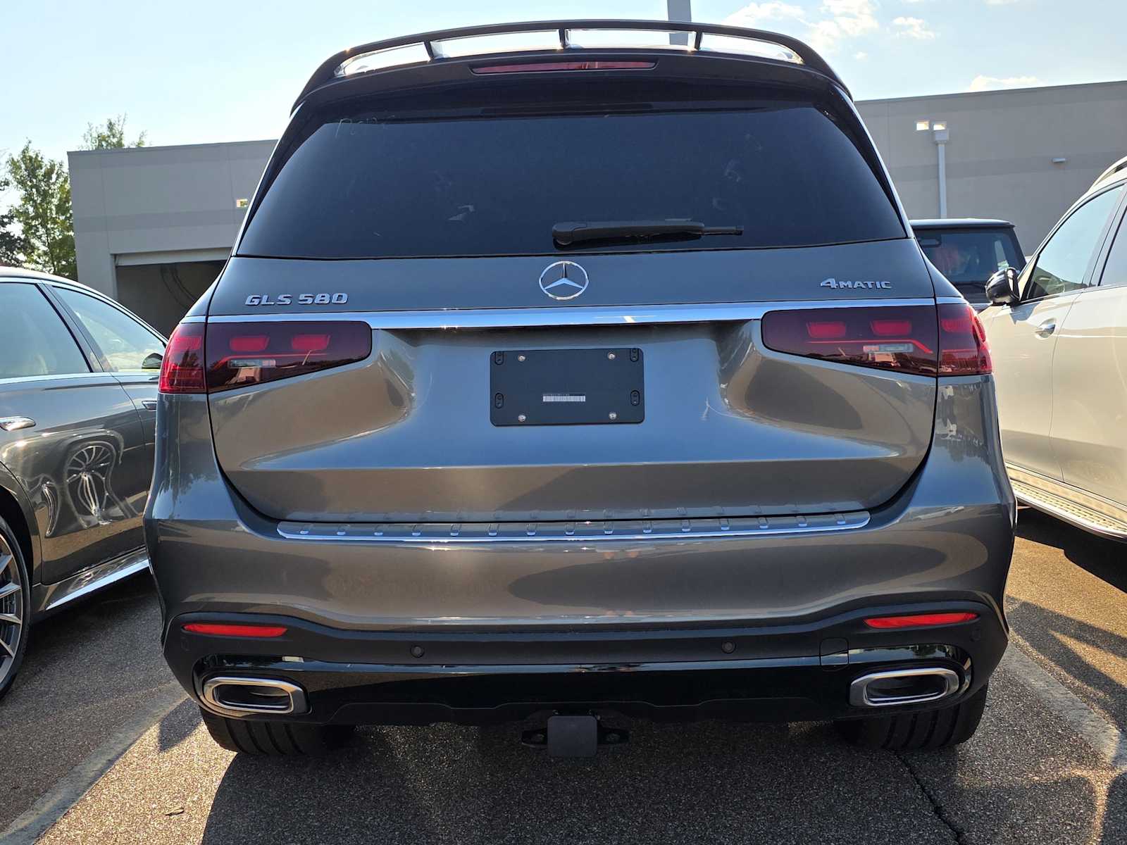 2026 Mercedes Benz GLS 580 4MATIC photo 3