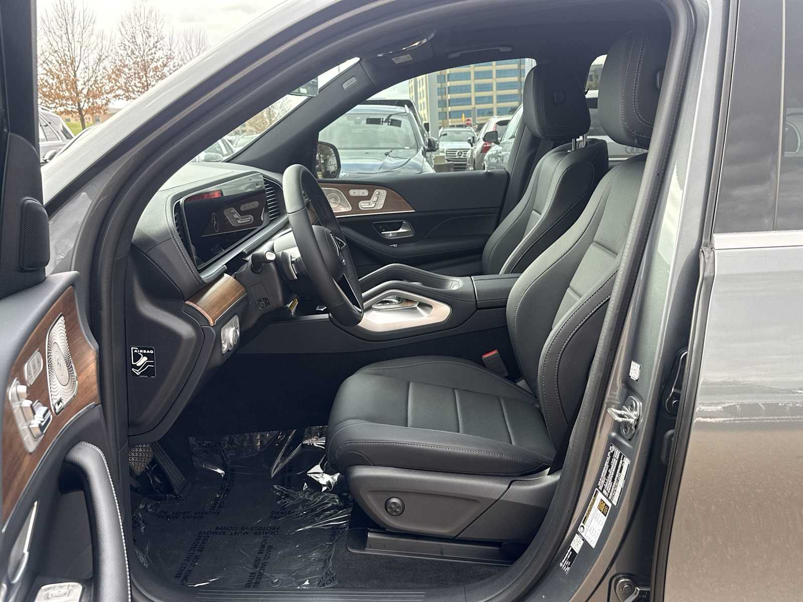 Thumbnail: 2026 Mercedes-Benz GLE - 2