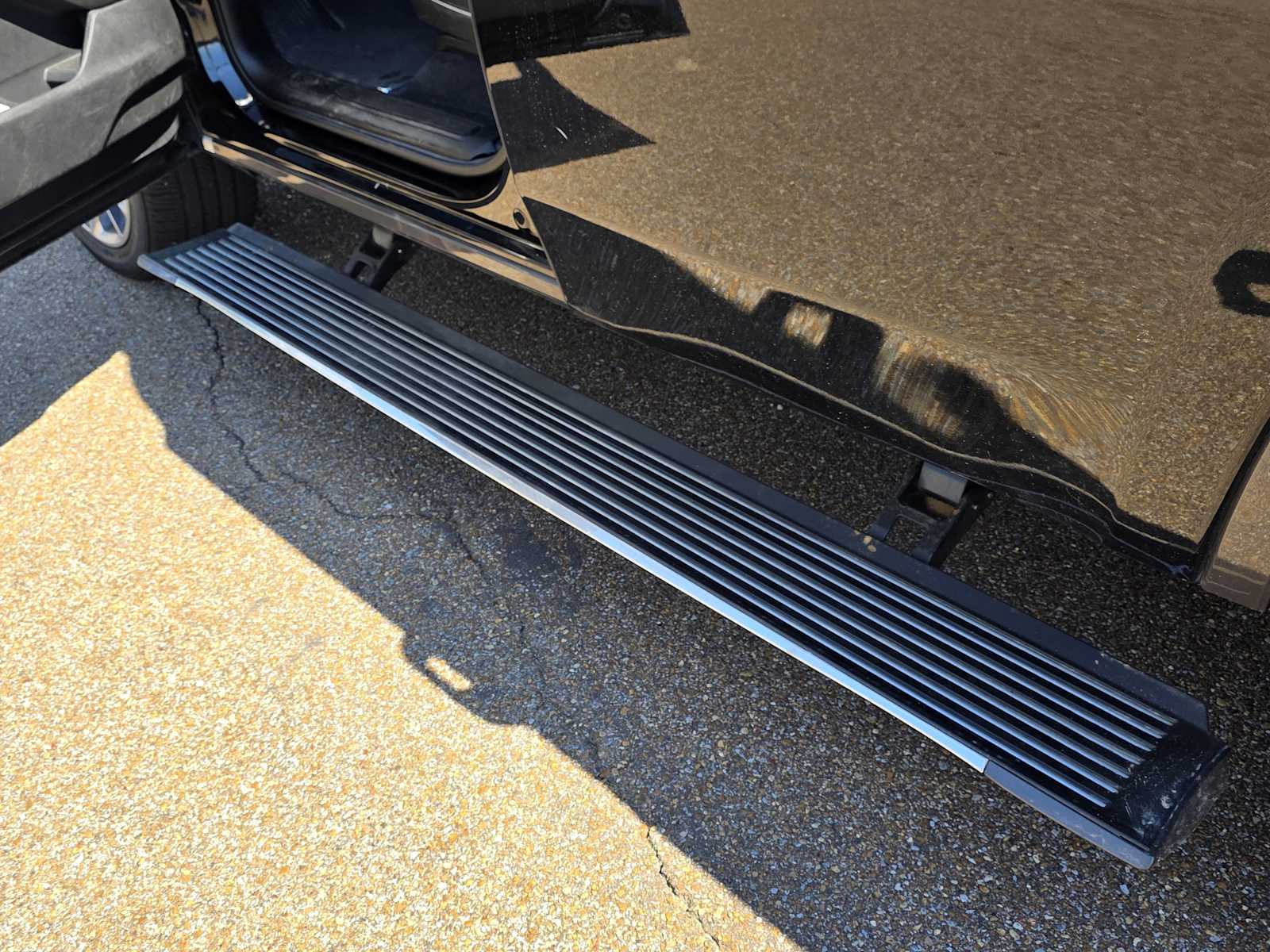 Thumbnail: 2022 Jeep Wagoneer - 3