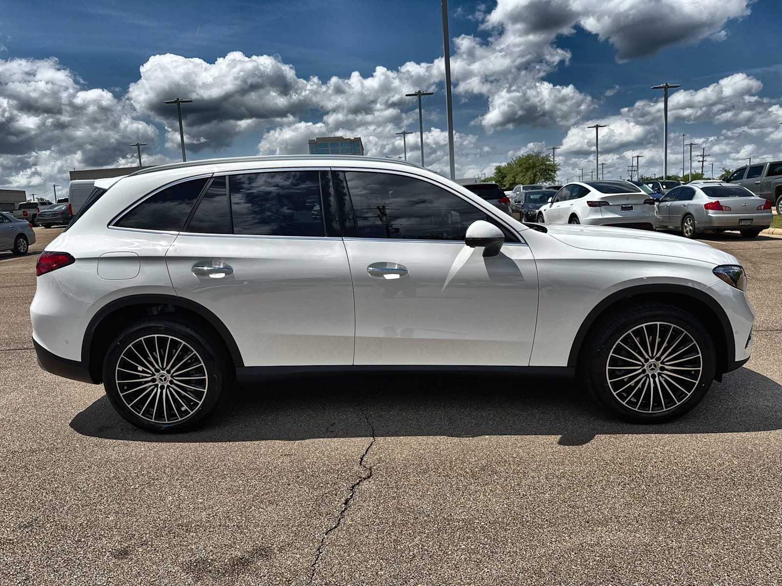 Thumbnail: 2026 Mercedes-Benz GLC - 10