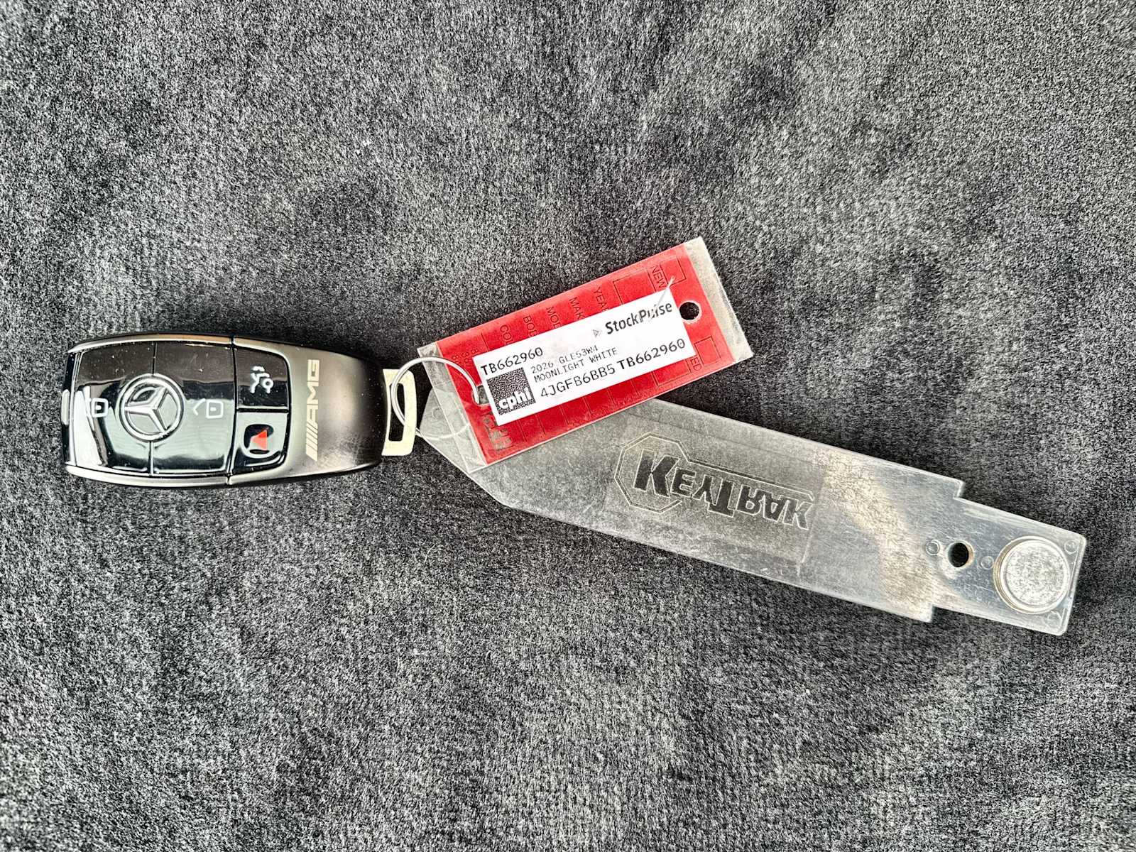 Thumbnail: 2026 Mercedes-Benz GLE - 26