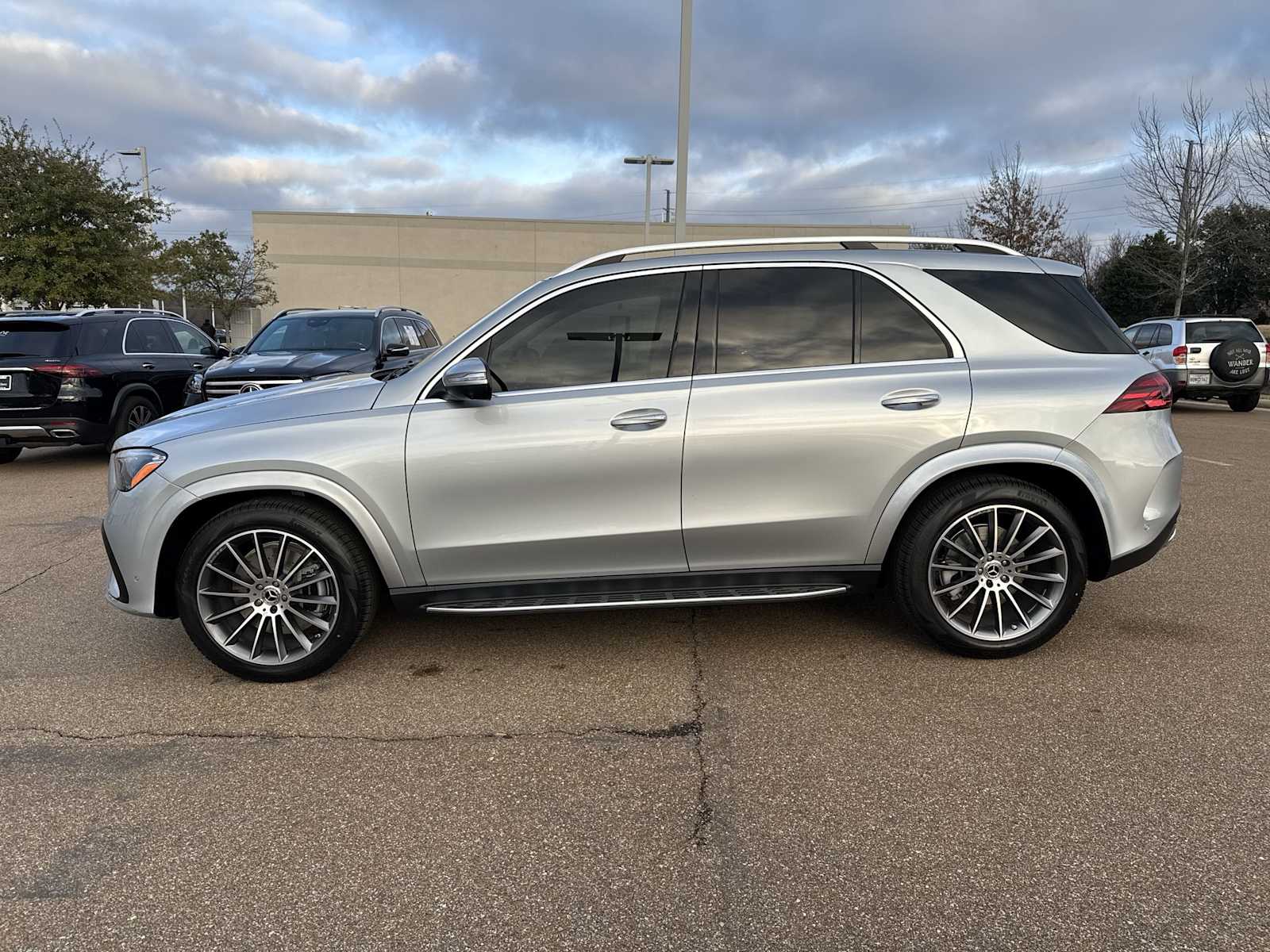 Thumbnail: 2026 Mercedes-Benz GLE - 3