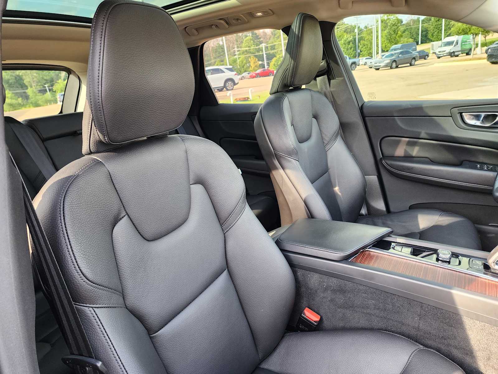 2023 Volvo XC60 B5 Plus 21