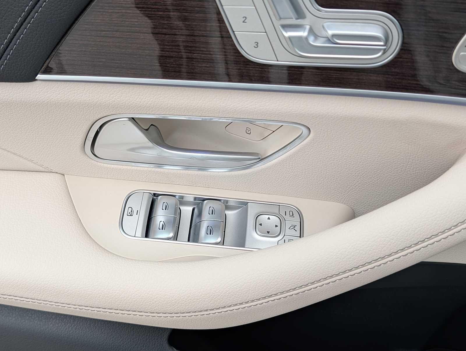 Thumbnail: 2026 Mercedes-Benz GLE - 19