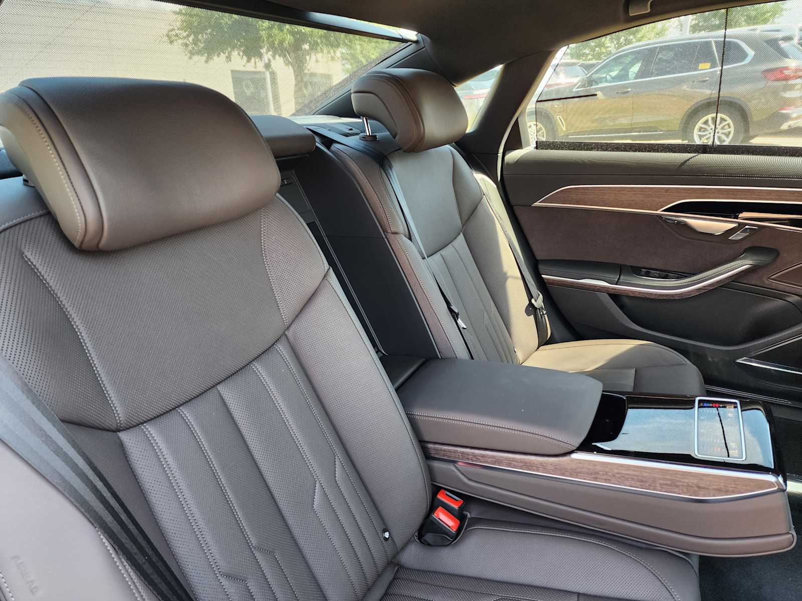 Thumbnail: 2025 Audi A8 - 19