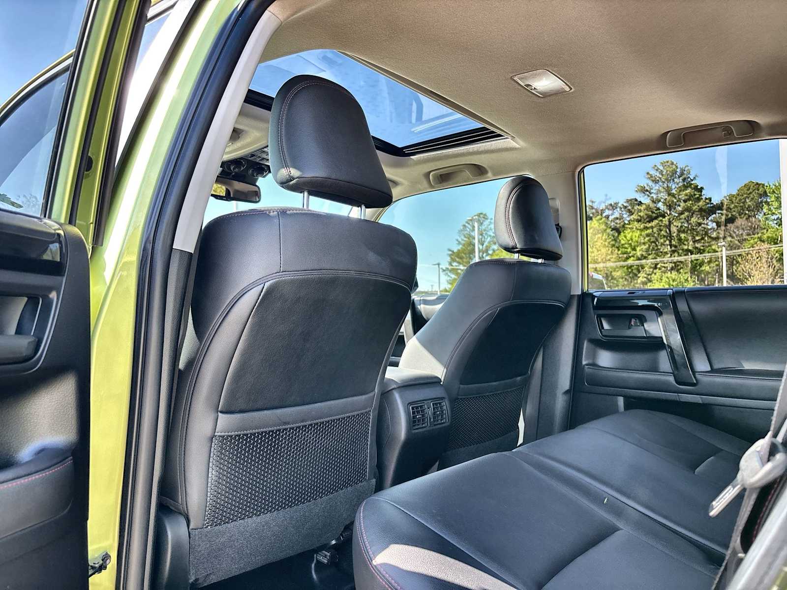 Thumbnail: 2022 Toyota 4Runner - 17