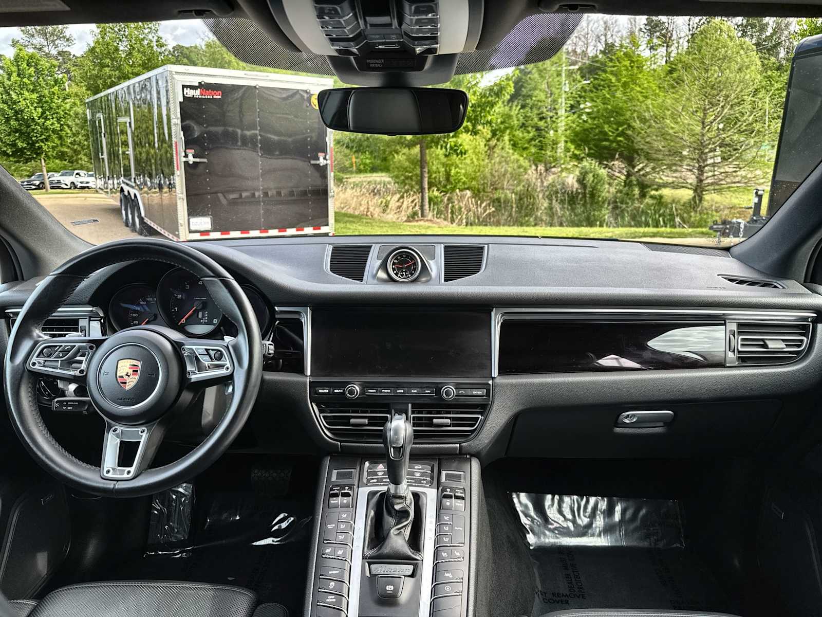 Thumbnail: 2020 Porsche Macan - 20