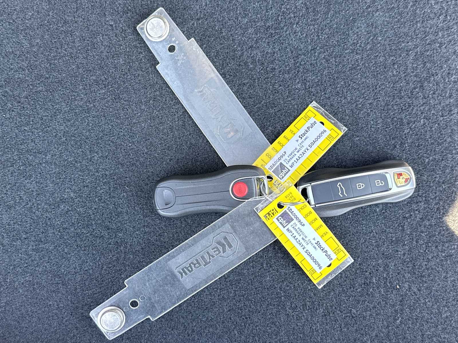 Thumbnail: 2025 Porsche Cayenne - 27