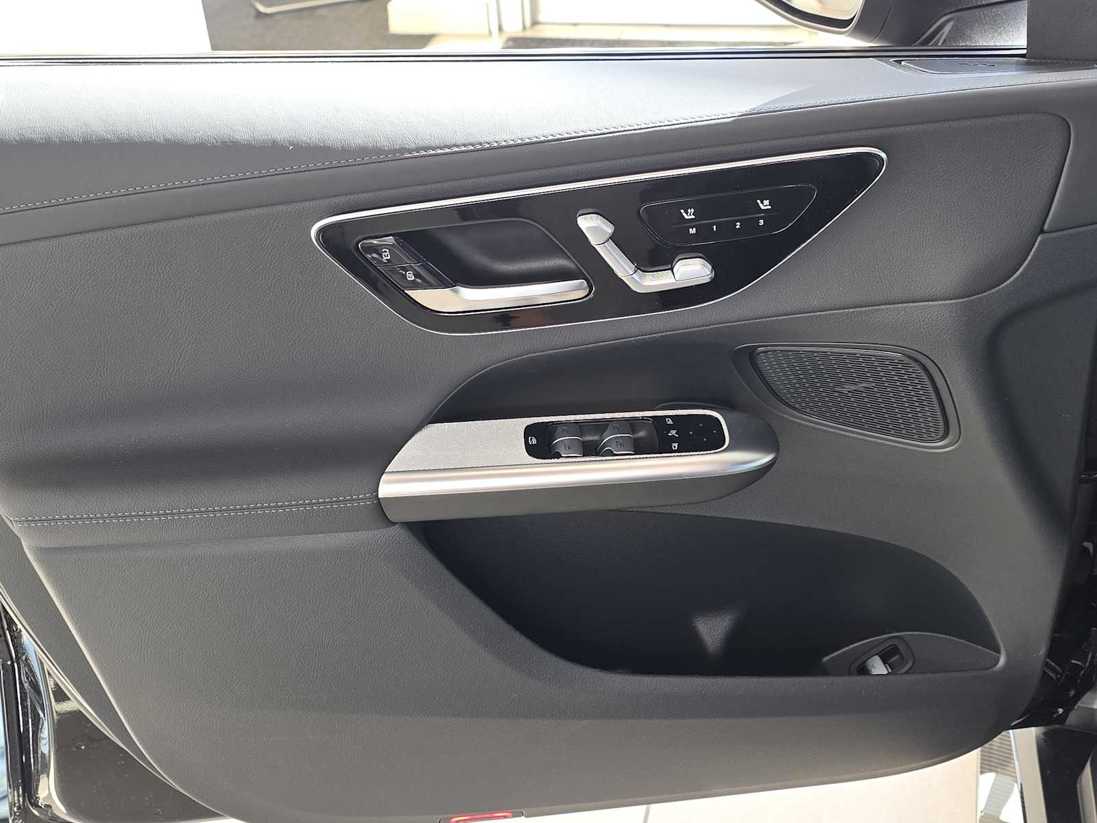 Thumbnail: 2026 Mercedes-Benz GLC - 8