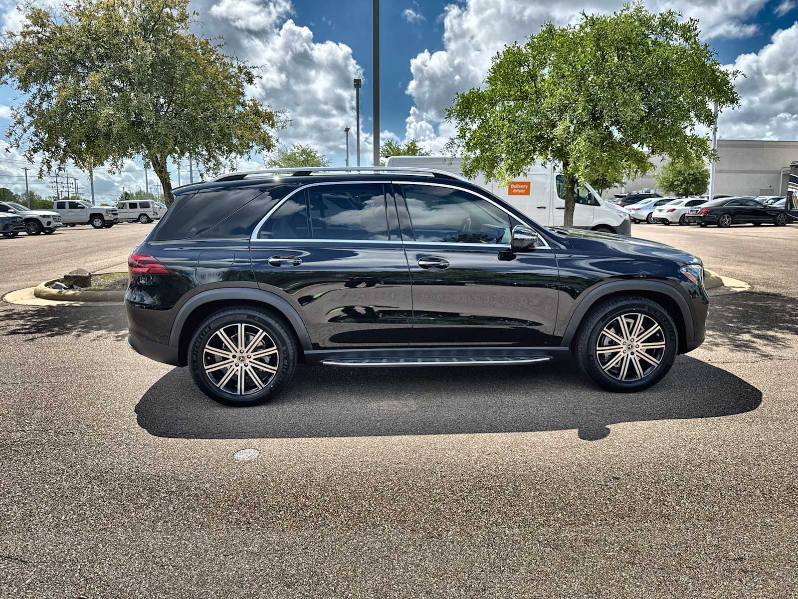 Thumbnail: 2026 Mercedes-Benz GLE - 10