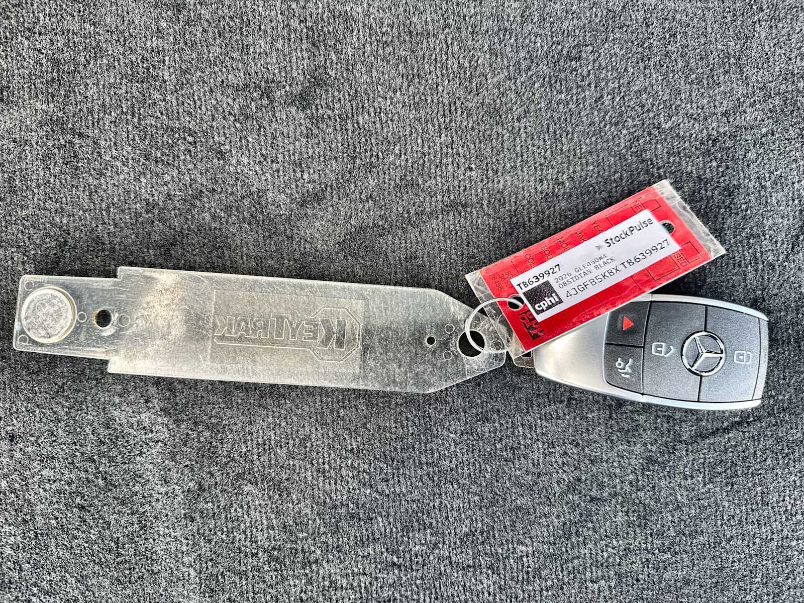 Thumbnail: 2026 Mercedes-Benz GLE - 26