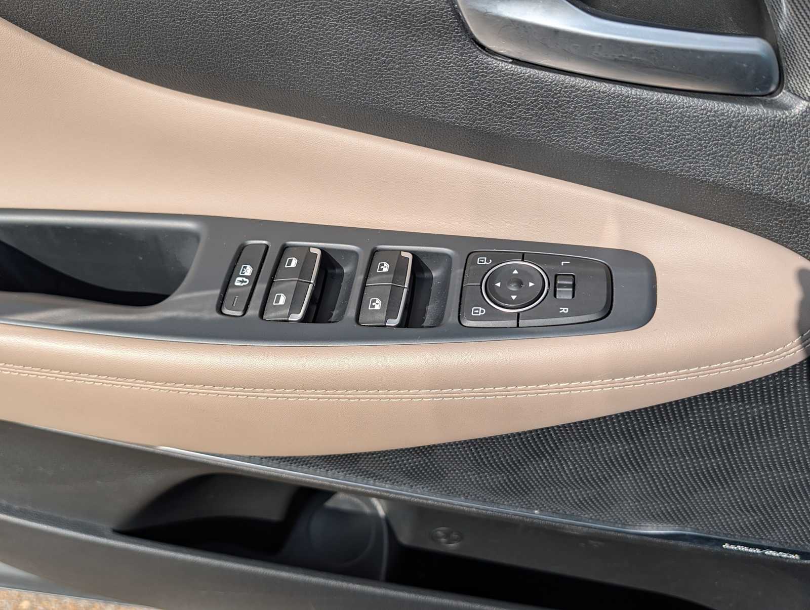 Thumbnail: 2023 Hyundai Santa Fe - 23