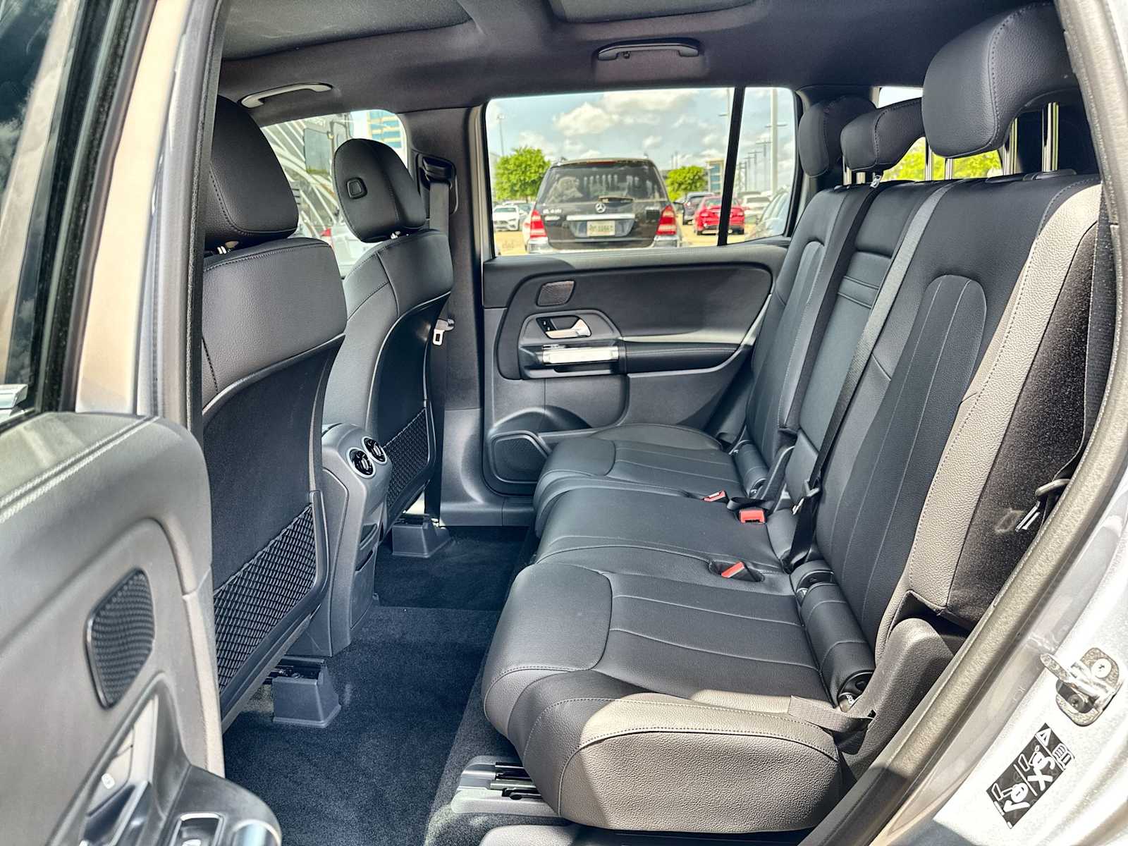 Thumbnail: 2026 Mercedes-Benz GLB - 4