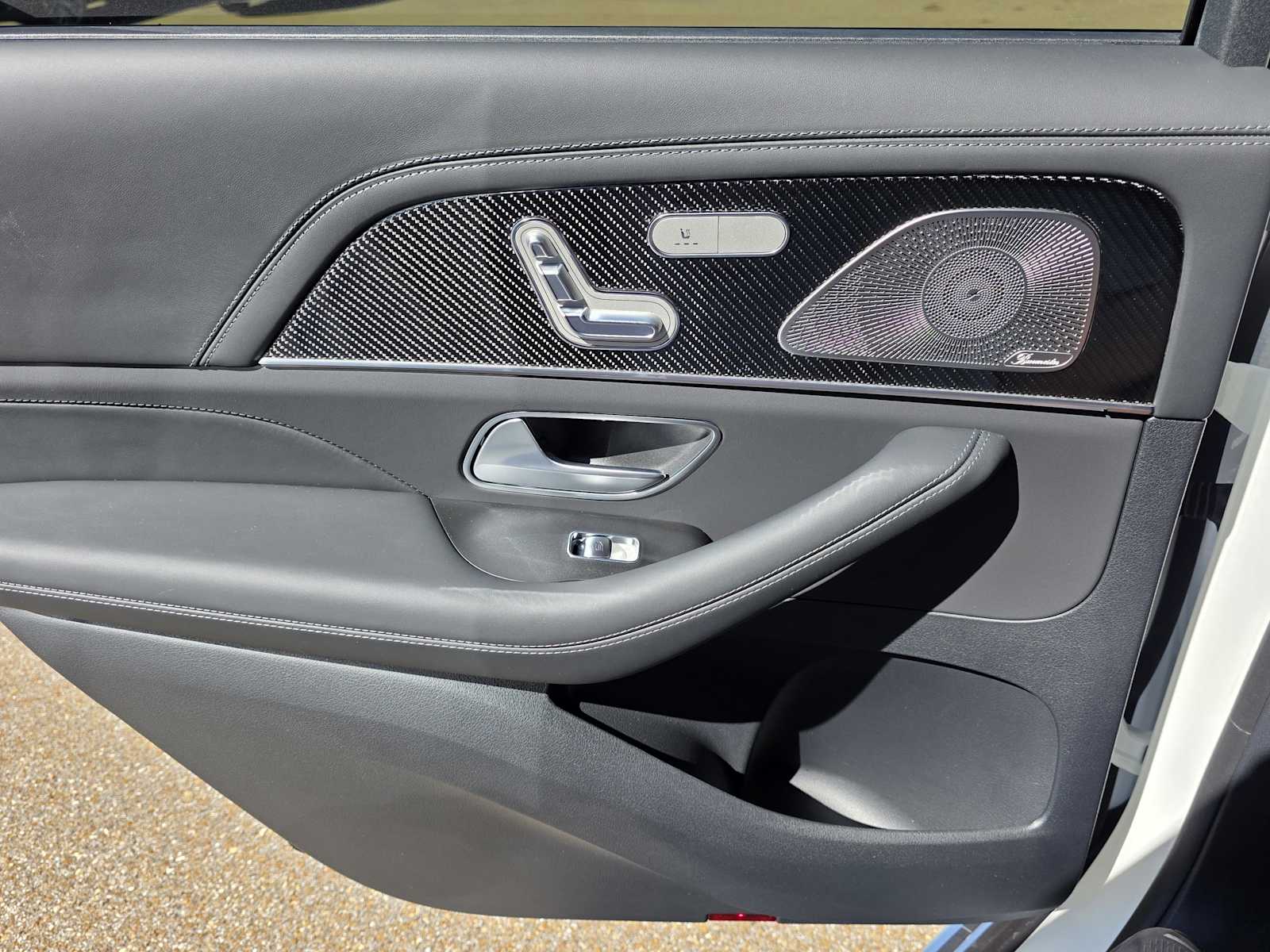 Thumbnail: 2026 Mercedes-Benz GLS - 21