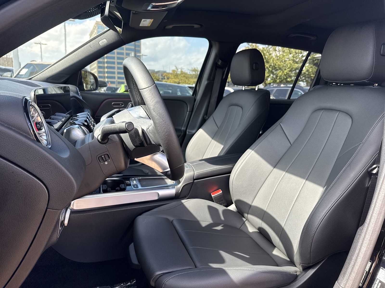 Thumbnail: 2026 Mercedes-Benz GLB - 15