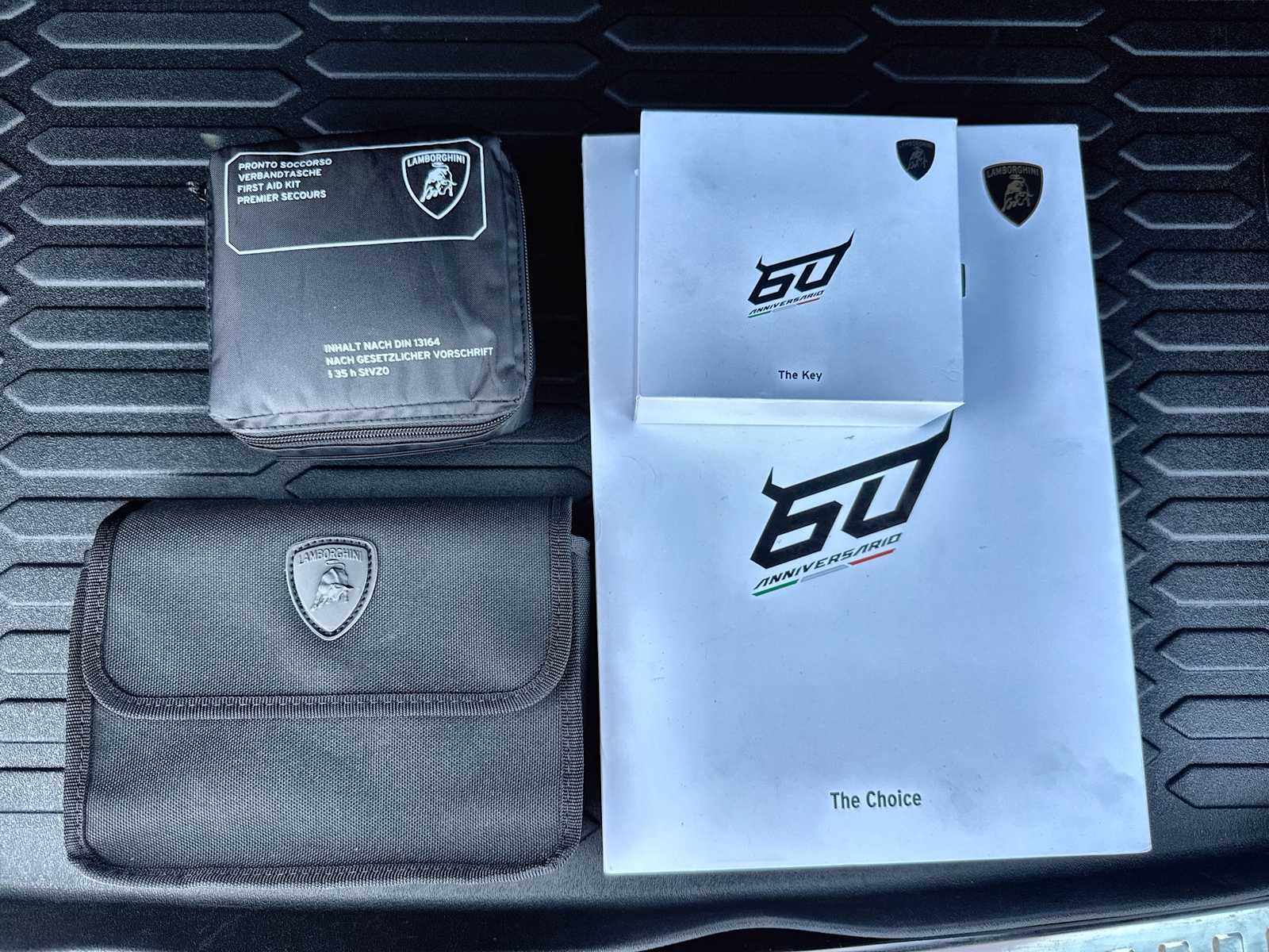 Thumbnail: 2024 Lamborghini Urus - 29