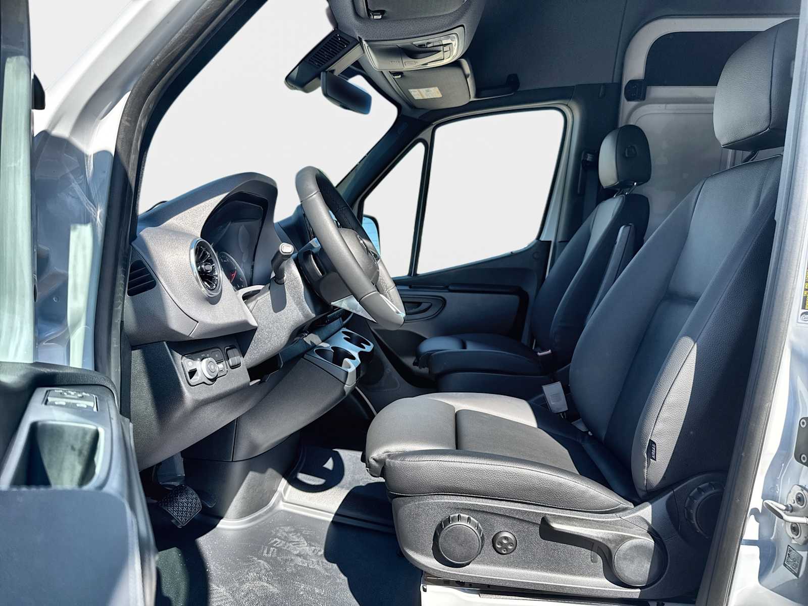 Thumbnail: 2026 Mercedes-Benz Sprinter - 2