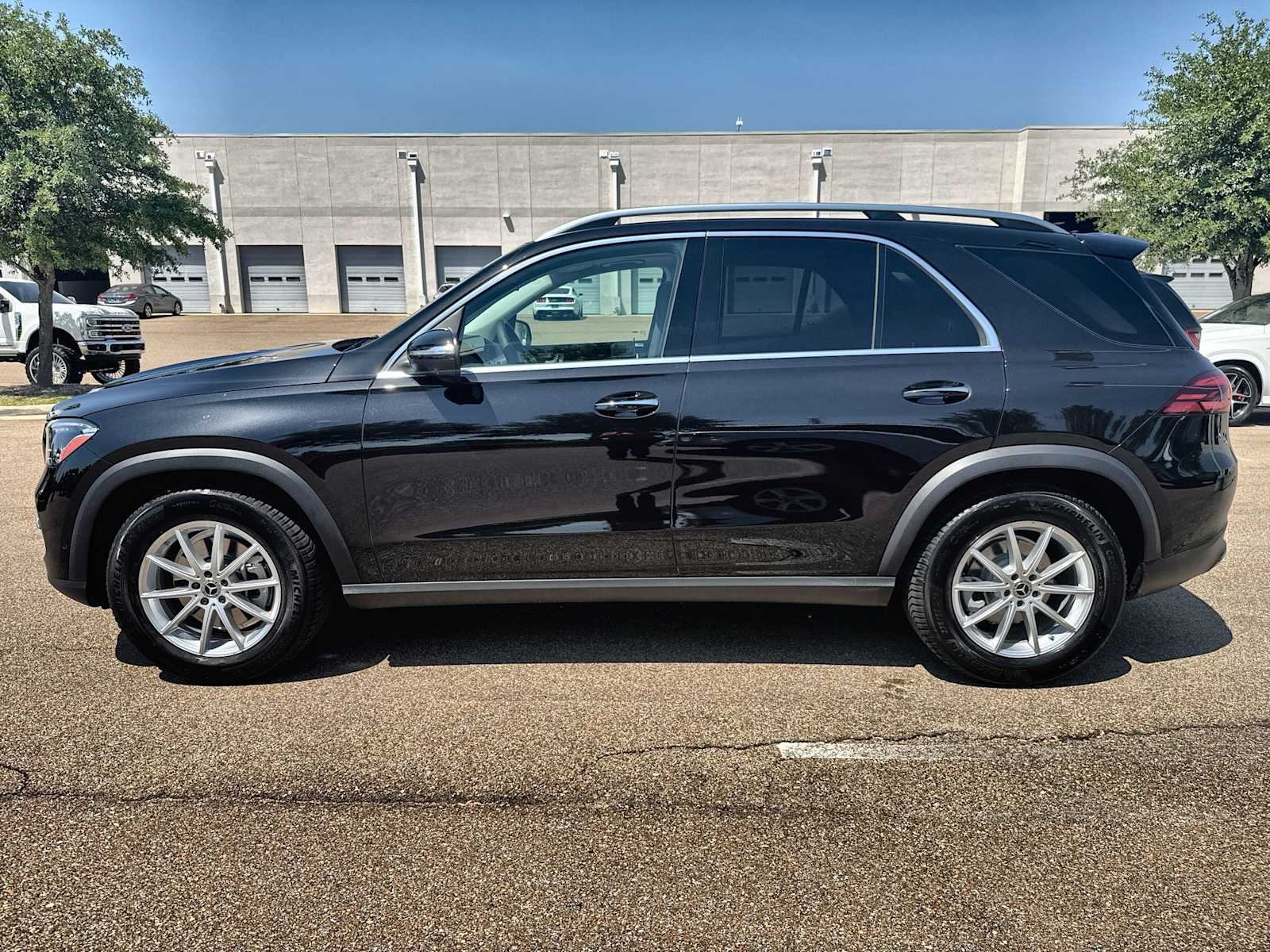 Thumbnail: 2026 Mercedes-Benz GLE - 5