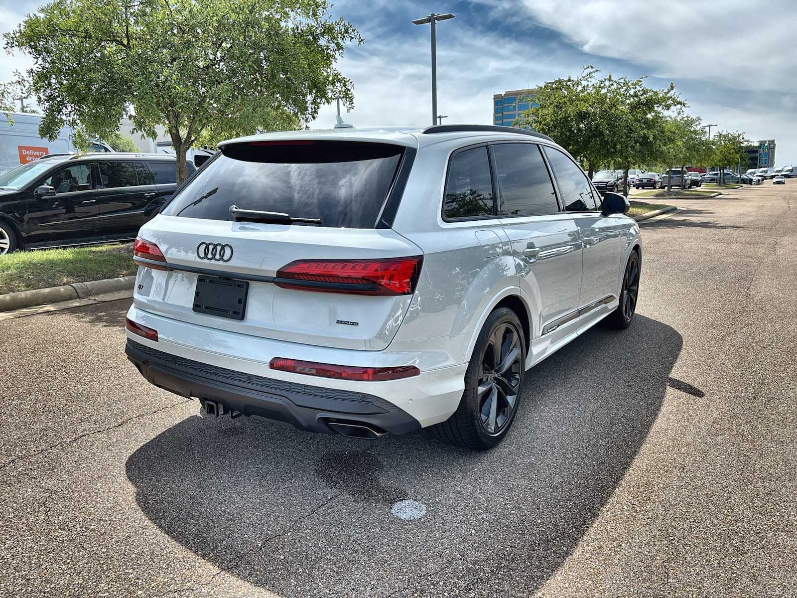 Thumbnail: 2025 Audi Q7 - 8