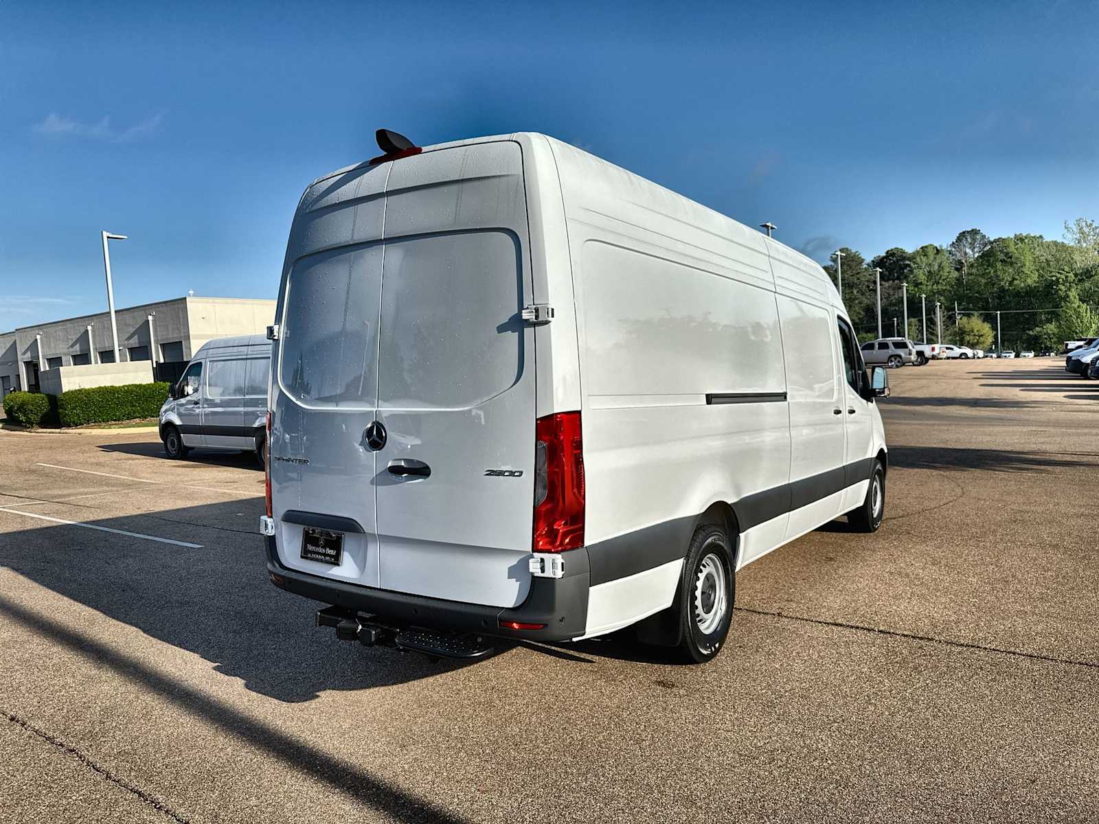 Thumbnail: 2026 Mercedes-Benz Sprinter - 7