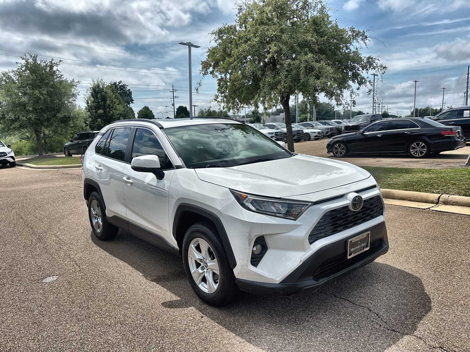 Thumbnail: 2019 Toyota RAV4 - 11