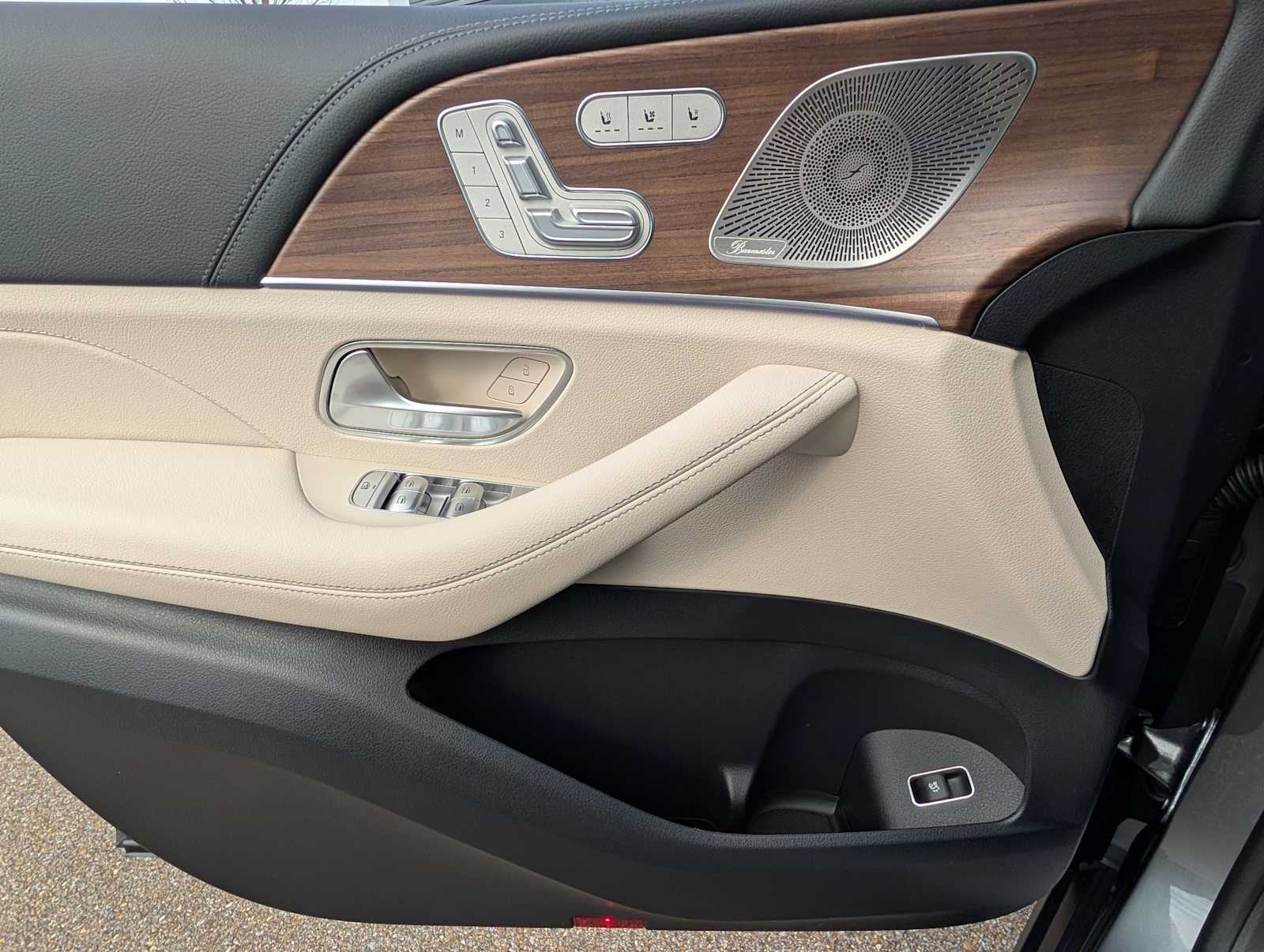 Thumbnail: 2026 Mercedes-Benz GLE - 18